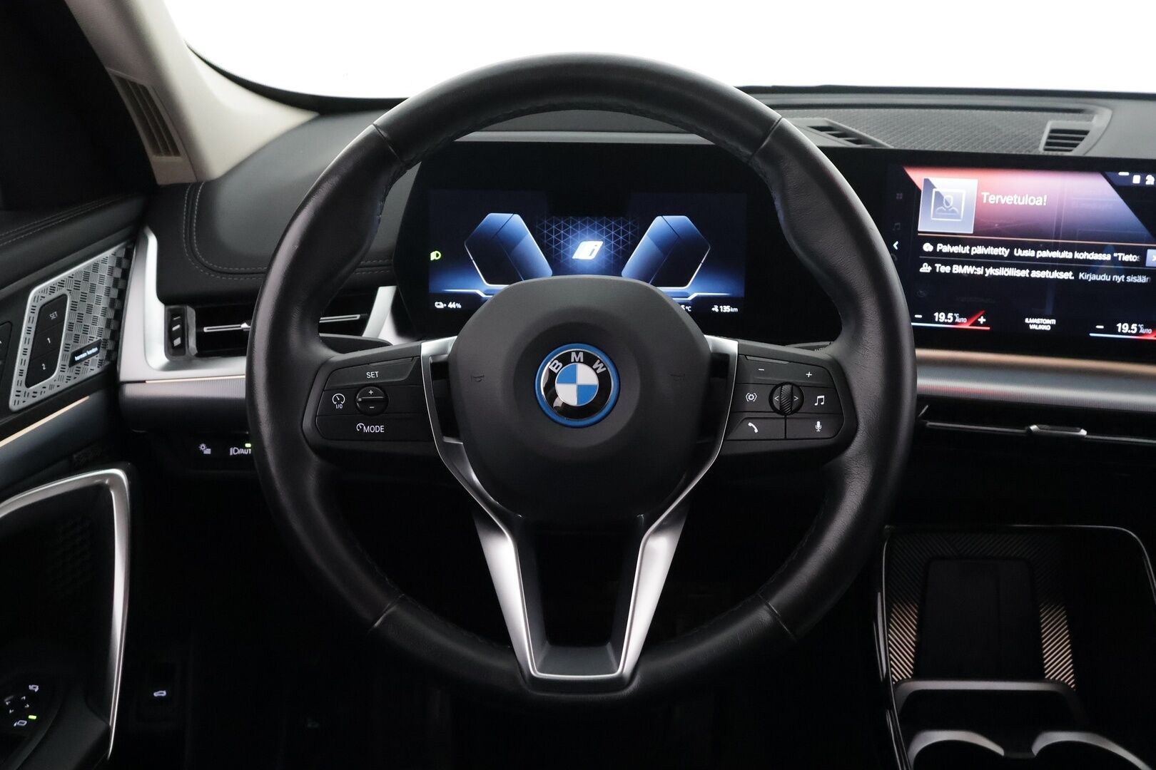 BMW iX1 2024 U11 30 xDrive Charged Plus - | ACC | Lisälämmitin | Koukku | H/K | 360-Kamera | HUD | Widescreen | Muistipenkki | Comfort access | Apple&Android | 1.Om Suomi-auto | Kahdet renkaat | Merkkihuollettu |