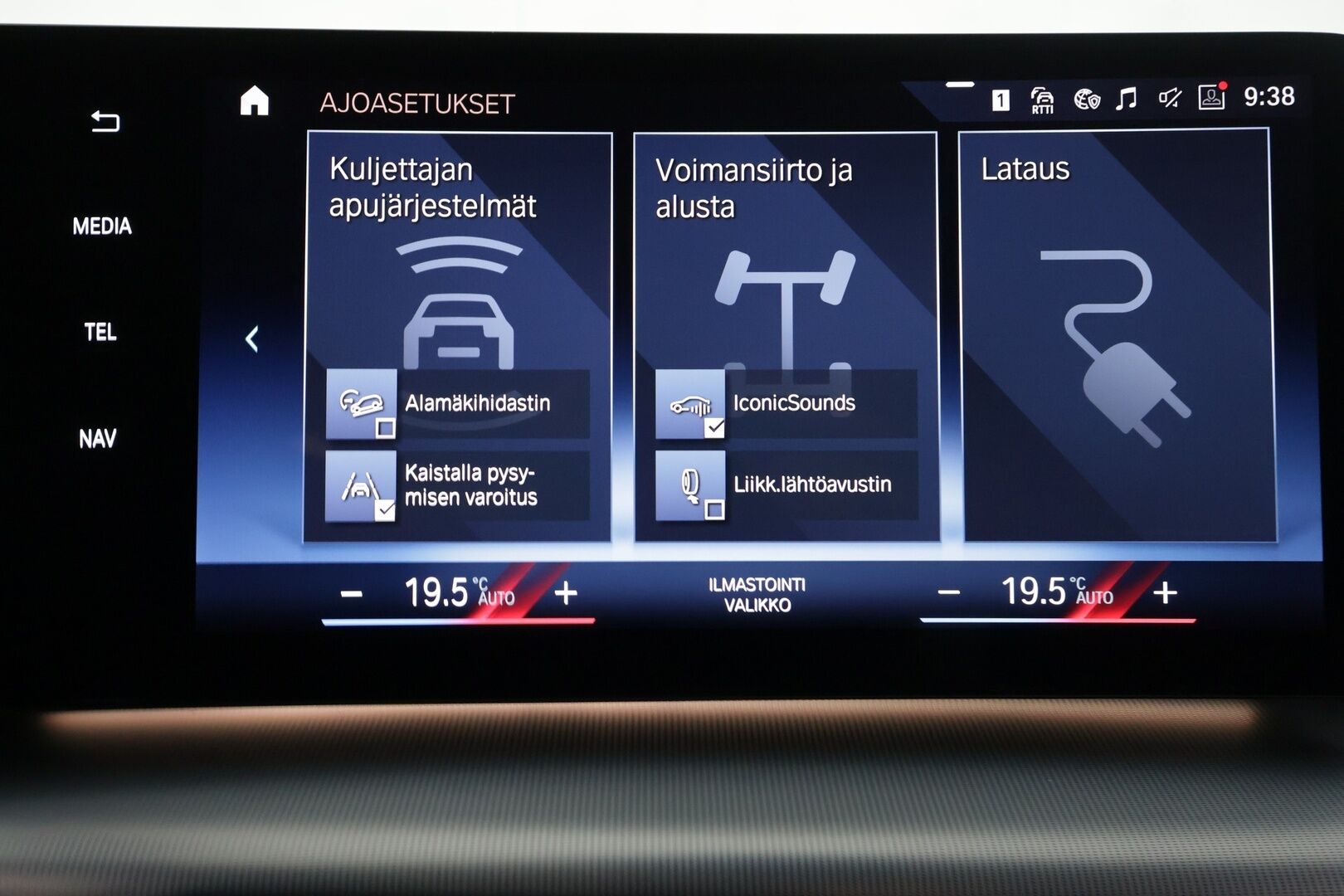 BMW iX1 2024 U11 30 xDrive Charged Plus - | ACC | Lisälämmitin | Koukku | H/K | 360-Kamera | HUD | Widescreen | Muistipenkki | Comfort access | Apple&Android | 1.Om Suomi-auto | Kahdet renkaat | Merkkihuollettu |