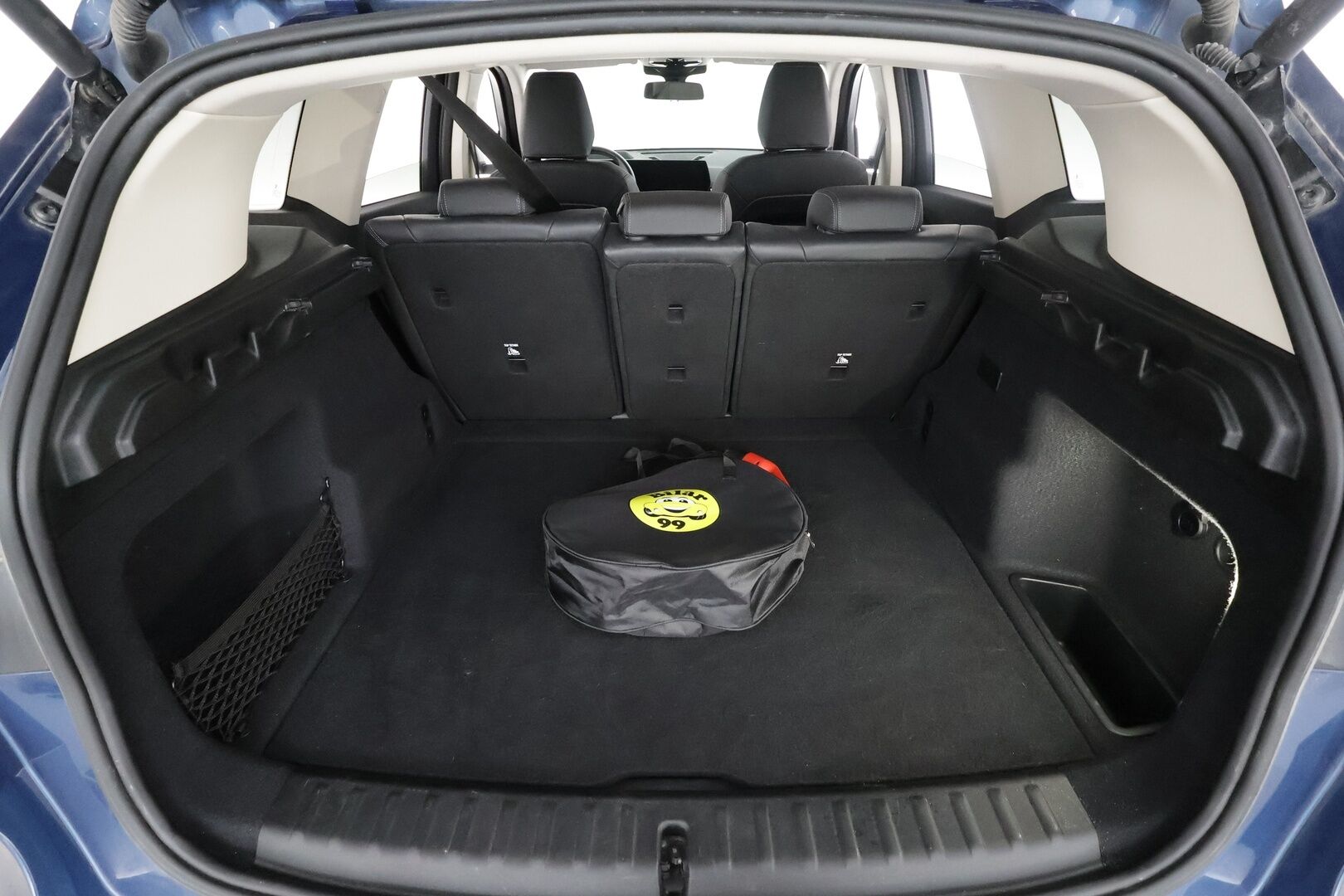 BMW iX1 2024 U11 30 xDrive Charged Plus - | ACC | Lisälämmitin | Koukku | H/K | 360-Kamera | HUD | Widescreen | Muistipenkki | Comfort access | Apple&Android | 1.Om Suomi-auto | Kahdet renkaat | Merkkihuollettu |