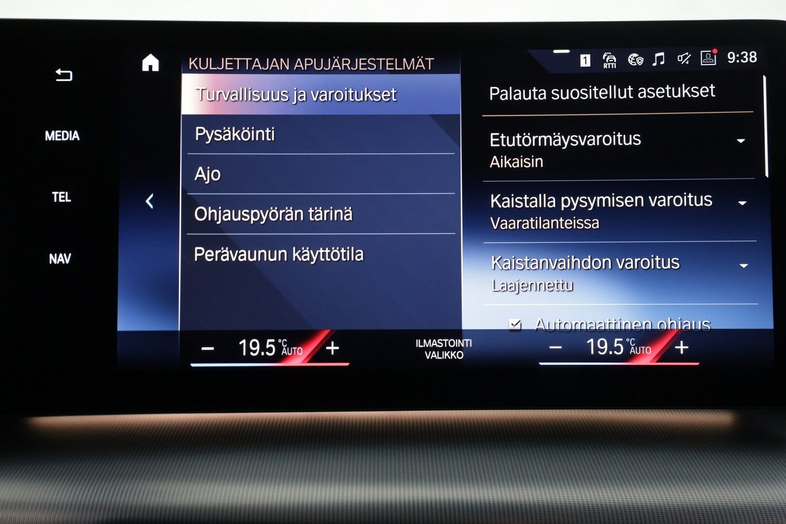 BMW iX1 2024 U11 30 xDrive Charged Plus - | ACC | Lisälämmitin | Koukku | H/K | 360-Kamera | HUD | Widescreen | Muistipenkki | Comfort access | Apple&Android | 1.Om Suomi-auto | Kahdet renkaat | Merkkihuollettu |