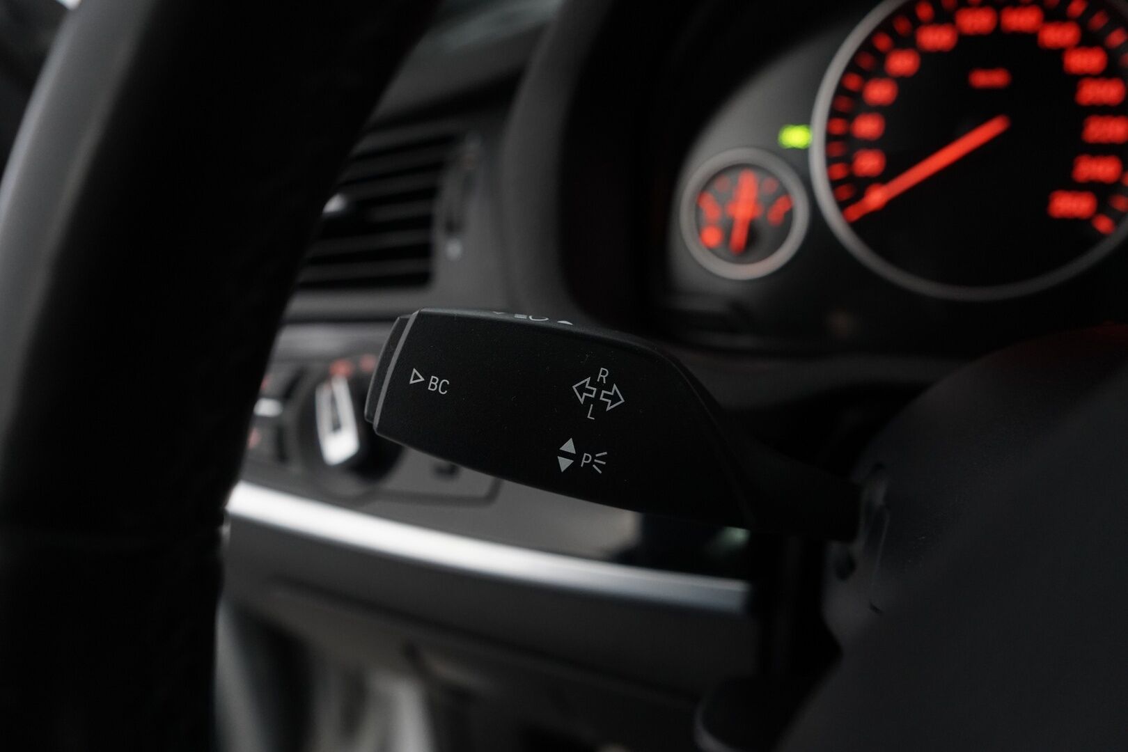 BMW X3 2015 F25 xDrive20d TwinPower Turbo A Business M-Sport * Panorama / Harman&Kardon / Vetokoukku / Prof.Navi / Sporttipenkit * - Huippuvarusteltu / Ei AdBlueta / Viimeisin huolto 147tkm