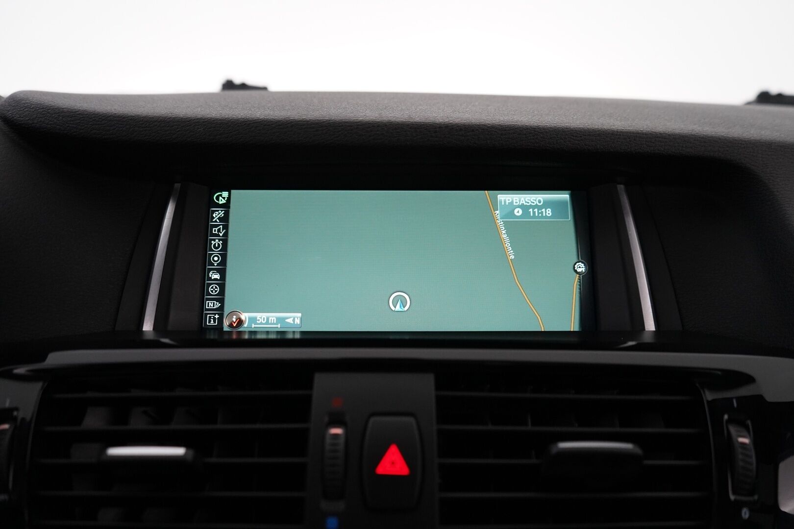 BMW X3 2015 F25 xDrive20d TwinPower Turbo A Business M-Sport * Panorama / Harman&Kardon / Vetokoukku / Prof.Navi / Sporttipenkit * - Huippuvarusteltu / Ei AdBlueta / Viimeisin huolto 147tkm