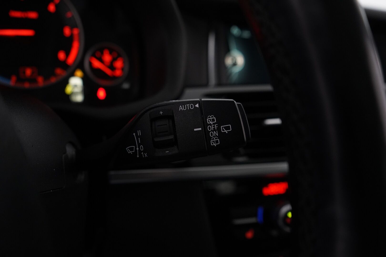 BMW X3 2015 F25 xDrive20d TwinPower Turbo A Business M-Sport * Panorama / Harman&Kardon / Vetokoukku / Prof.Navi / Sporttipenkit * - Huippuvarusteltu / Ei AdBlueta / Viimeisin huolto 147tkm