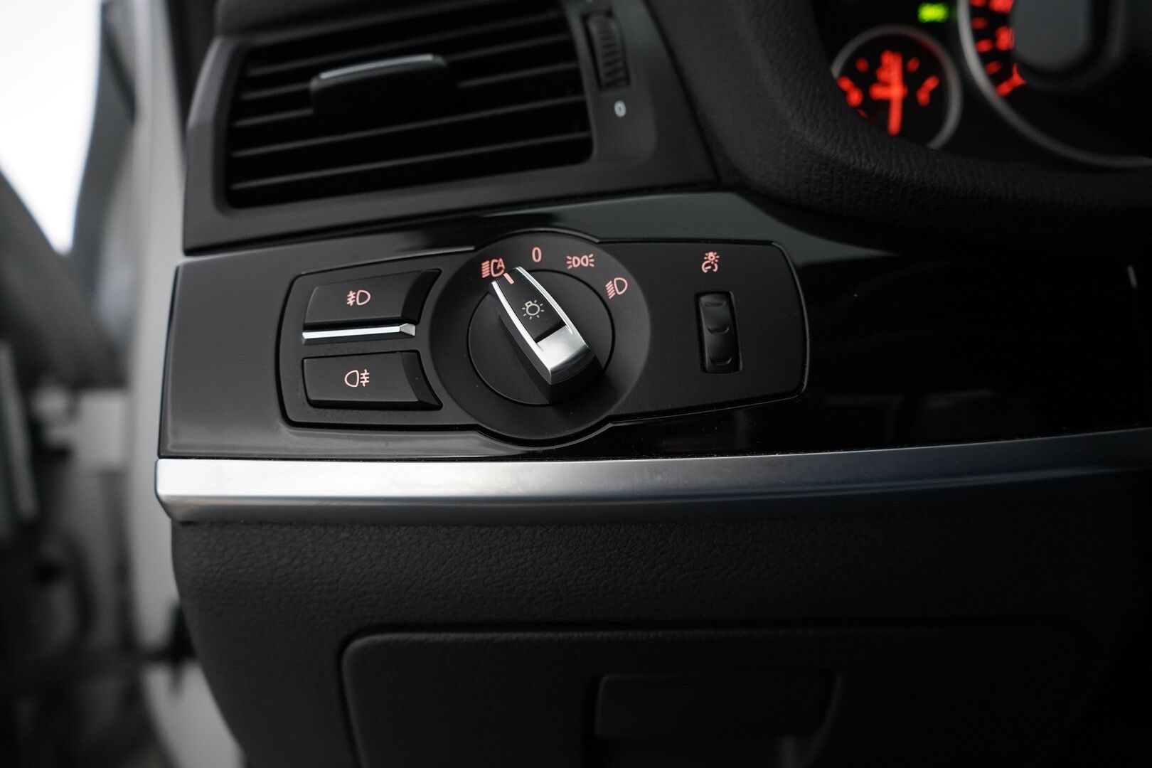 BMW X3 2015 F25 xDrive20d TwinPower Turbo A Business M-Sport * Panorama / Harman&Kardon / Vetokoukku / Prof.Navi / Sporttipenkit * - Huippuvarusteltu / Ei AdBlueta / Viimeisin huolto 147tkm