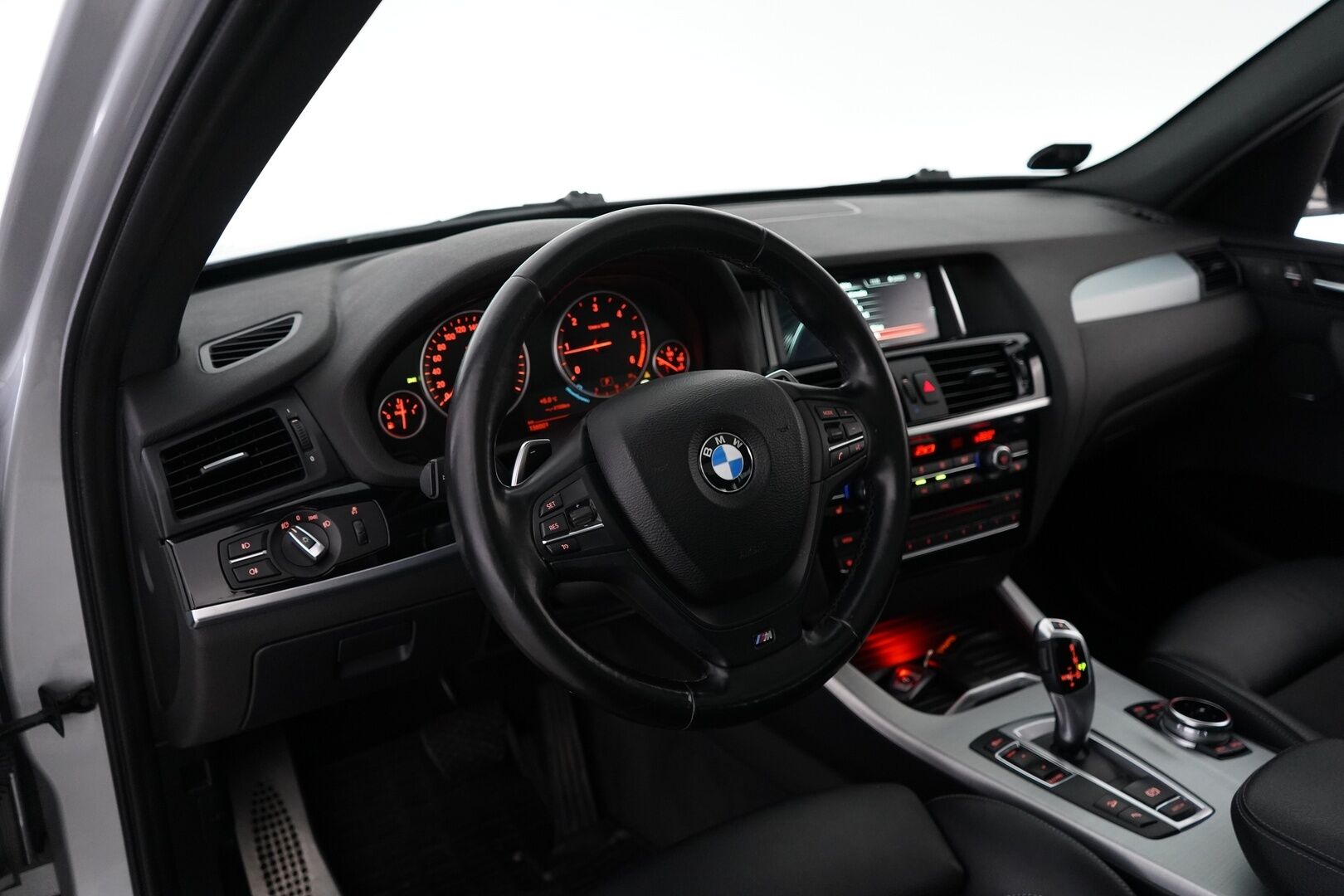 BMW X3 2015 F25 xDrive20d TwinPower Turbo A Business M-Sport * Panorama / Harman&Kardon / Vetokoukku / Prof.Navi / Sporttipenkit * - Huippuvarusteltu / Ei AdBlueta / Viimeisin huolto 147tkm