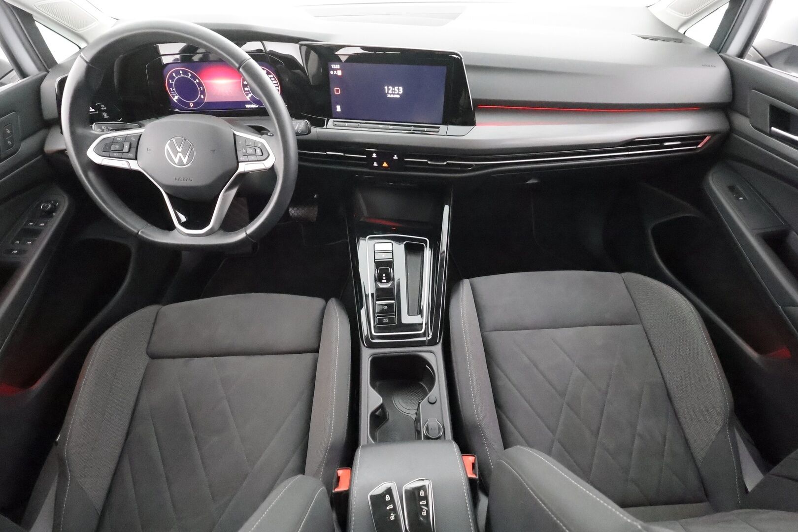 Volkswagen Golf 2024 Style Business 1,5 eTSI 110 kW (MHEV) DSG - | ACC | Webasto | LED | P.kamera | ErgoActive hierova istuin |
