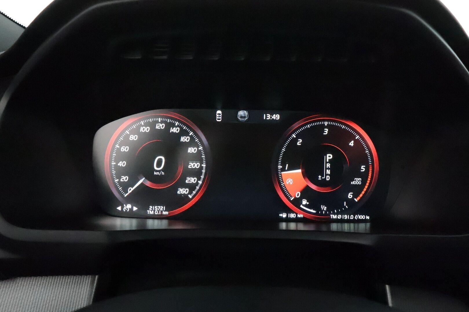 Volvo XC90 2017 D5 AWD Inscription aut * Webasto / Koukku / ACC / Full-LED / 360° / Sporttinahat Muistilla / Navi / Kaistavahti * - Kahdet renkaat 