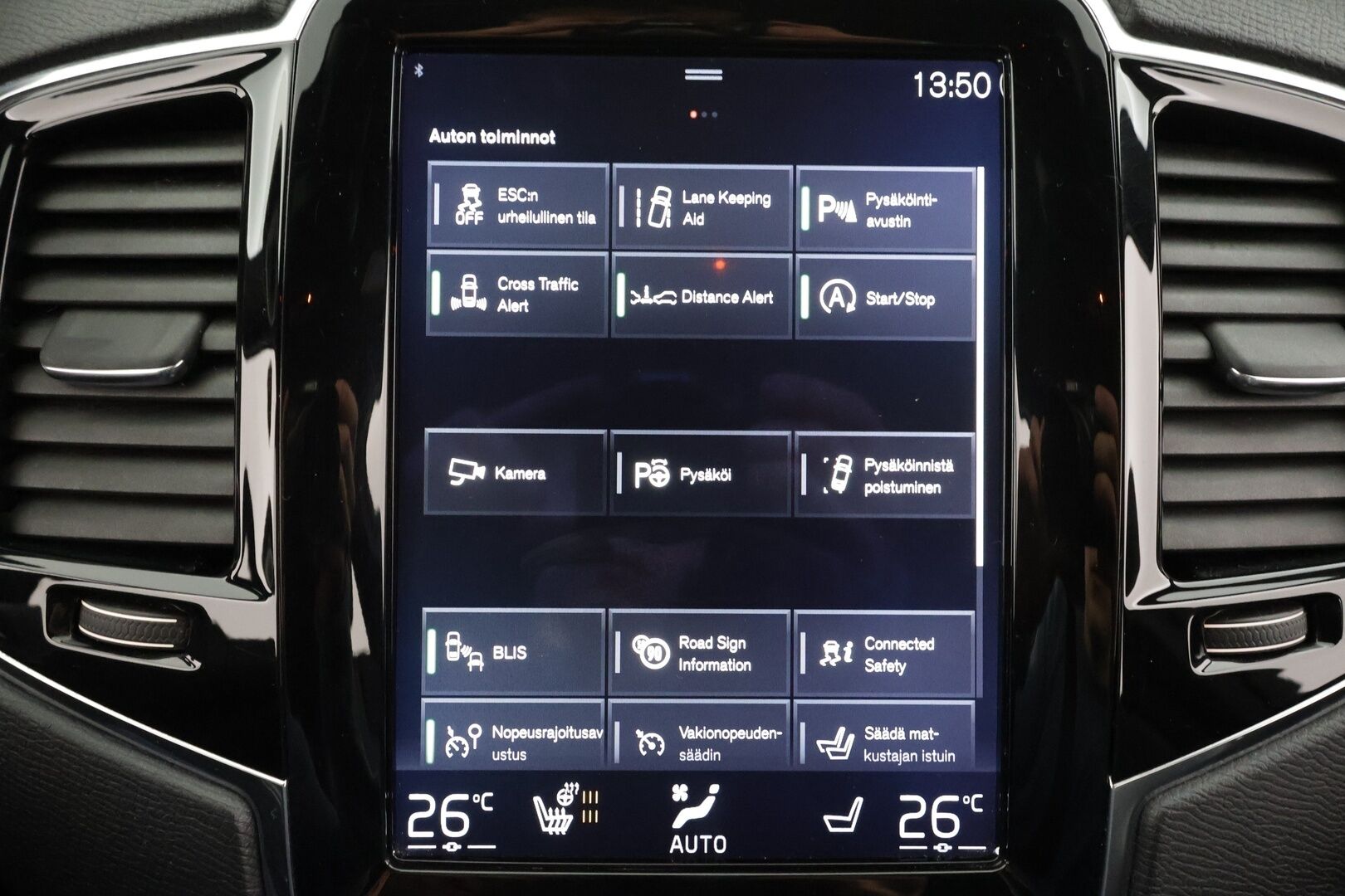 Volvo XC90 2017 D5 AWD Inscription aut * Webasto / Koukku / ACC / Full-LED / 360° / Sporttinahat Muistilla / Navi / Kaistavahti * - Kahdet renkaat 