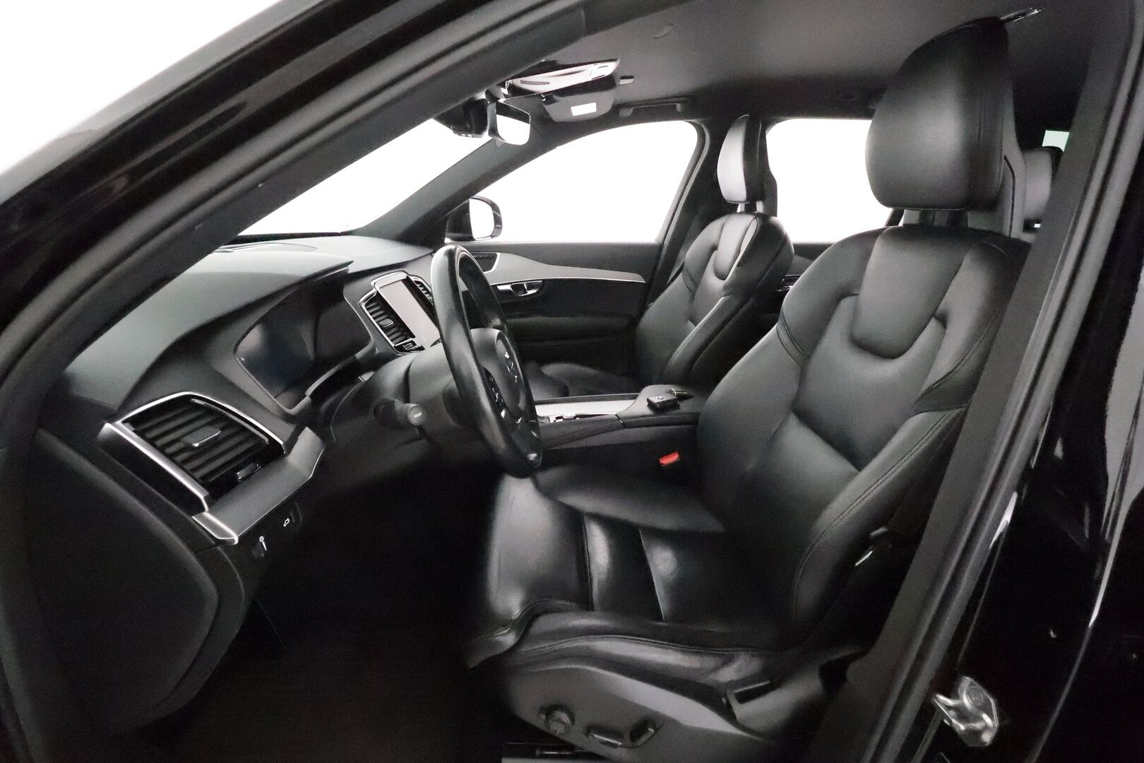 Volvo XC90 2017 D5 AWD Inscription aut * Webasto / Koukku / ACC / Full-LED / 360° / Sporttinahat Muistilla / Navi / Kaistavahti * - Kahdet renkaat 