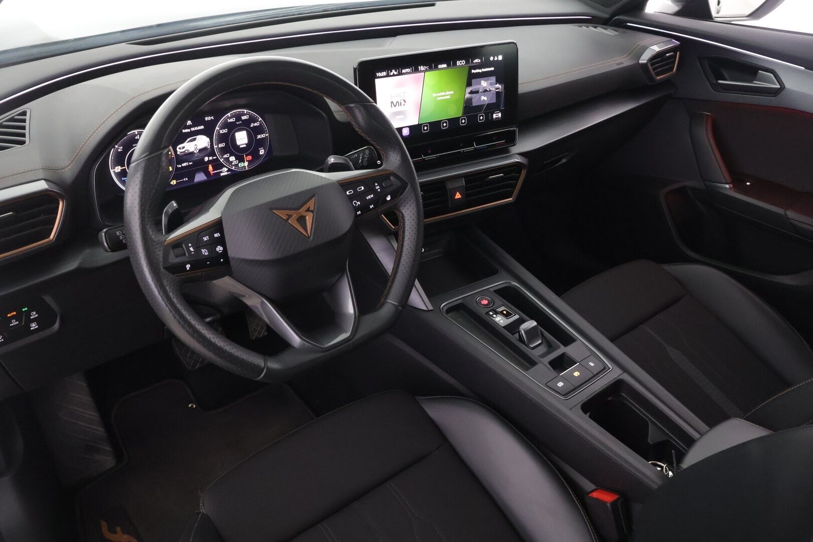 Cupra Formentor 2021 1.4 PHEV 150 kW e-HYBRID DSG *Esilämmitys / Adapt. Vakkari / Tutkat / Sporttipenkit / Ratinlämmitin / Apple&Android* - 2x Latauskaapelit / 2x Aluvanteet ja Renkaat / Edulliset kustannukset / Järkipäätös