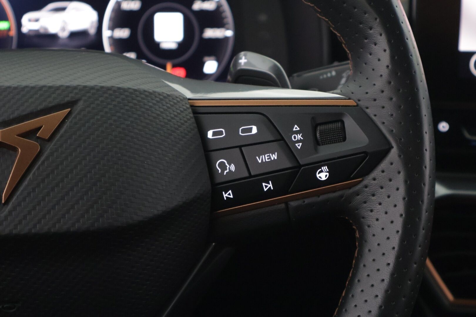 Cupra Formentor 2021 1.4 PHEV 150 kW e-HYBRID DSG *Esilämmitys / Adapt. Vakkari / Tutkat / Sporttipenkit / Ratinlämmitin / Apple&Android* - 2x Latauskaapelit / 2x Aluvanteet ja Renkaat / Edulliset kustannukset / Järkipäätös