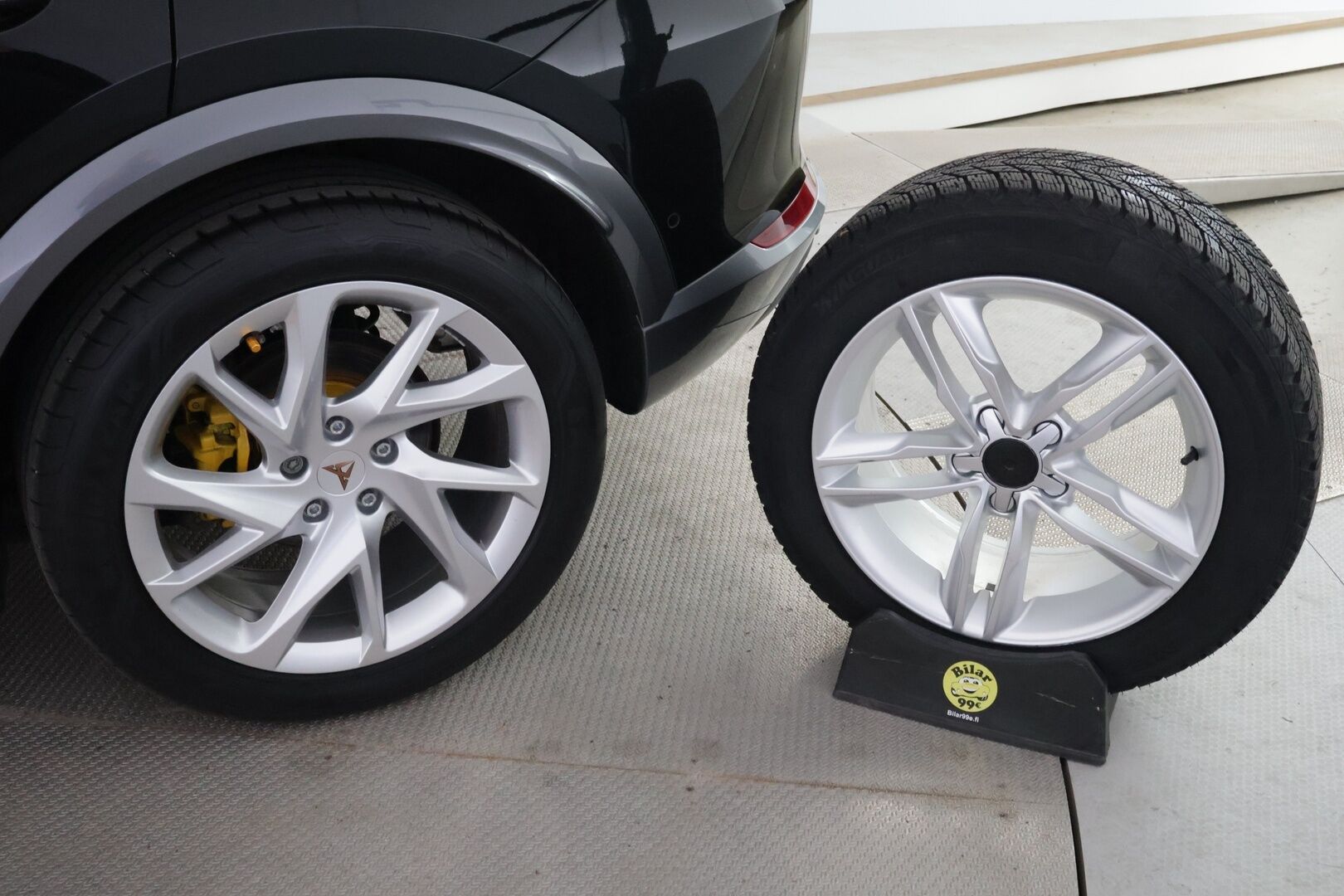 Cupra Formentor 2021 1.4 PHEV 150 kW e-HYBRID DSG *Esilämmitys / Adapt. Vakkari / Tutkat / Sporttipenkit / Ratinlämmitin / Apple&Android* - 2x Latauskaapelit / 2x Aluvanteet ja Renkaat / Edulliset kustannukset / Järkipäätös - Osta nyt, maksa vasta ensi vuonna