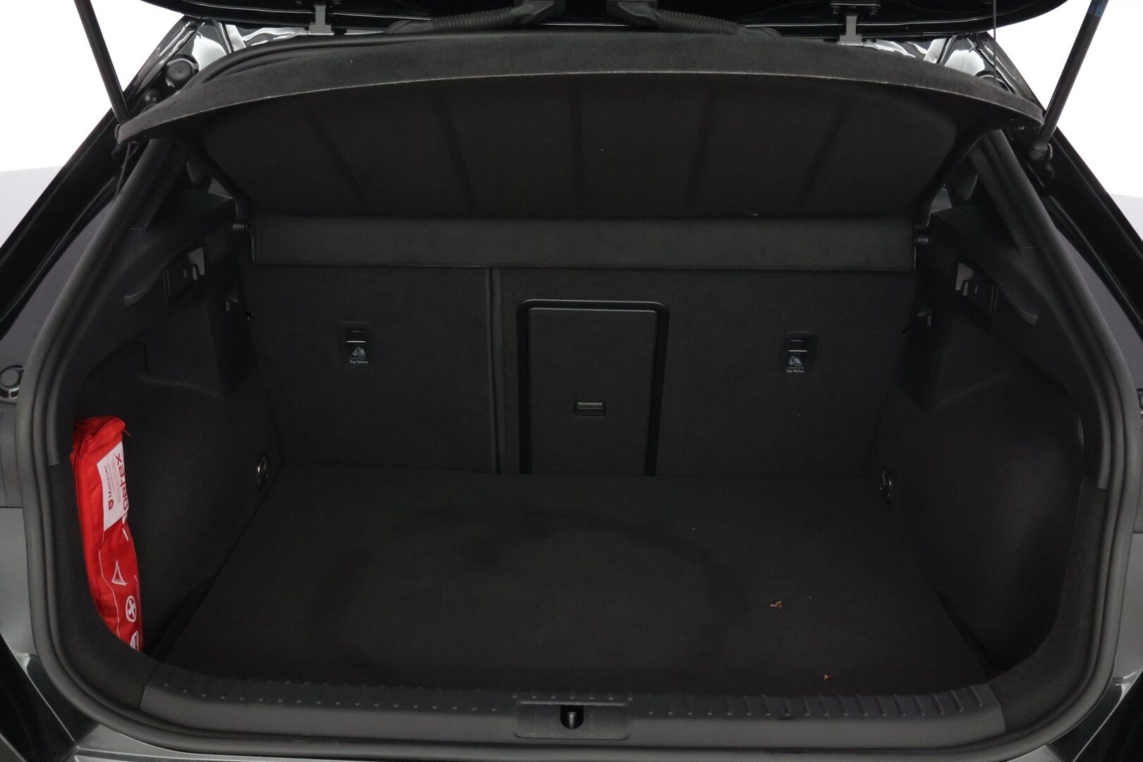 Cupra Formentor 2021 1.4 PHEV 150 kW e-HYBRID DSG *Esilämmitys / Adapt. Vakkari / Tutkat / Sporttipenkit / Ratinlämmitin / Apple&Android* - 2x Latauskaapelit / 2x Aluvanteet ja Renkaat / Edulliset kustannukset / Järkipäätös