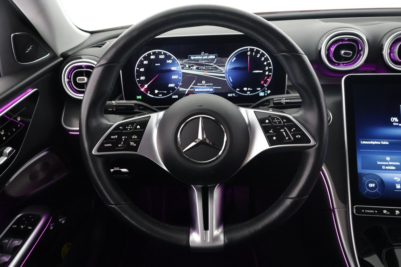 Mercedes-Benz C 2023 300 e 4MATIC A Business - 2,99 % KORKOTARJOUS TÄHÄN AUTOON - Distronic Plus / Burmester / 360° / Ilmastoidut & Hierovat Sporttinahat Muisteilla / Koukku / Ohjausavustin / KeylessGo / Esilämmitys / Teipattu!