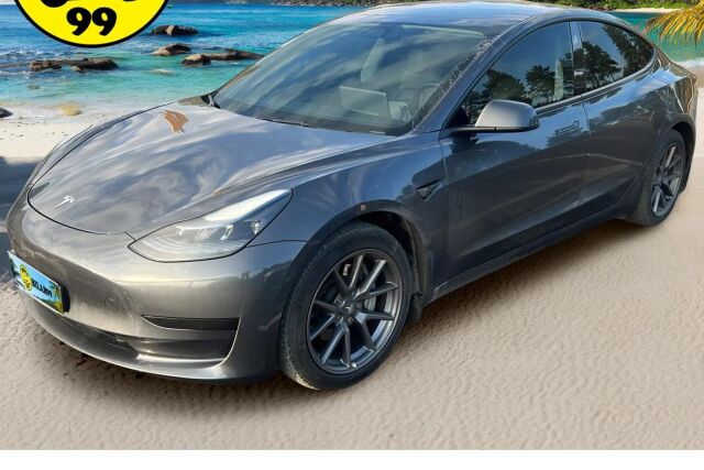 Tesla Model 3 -kuva