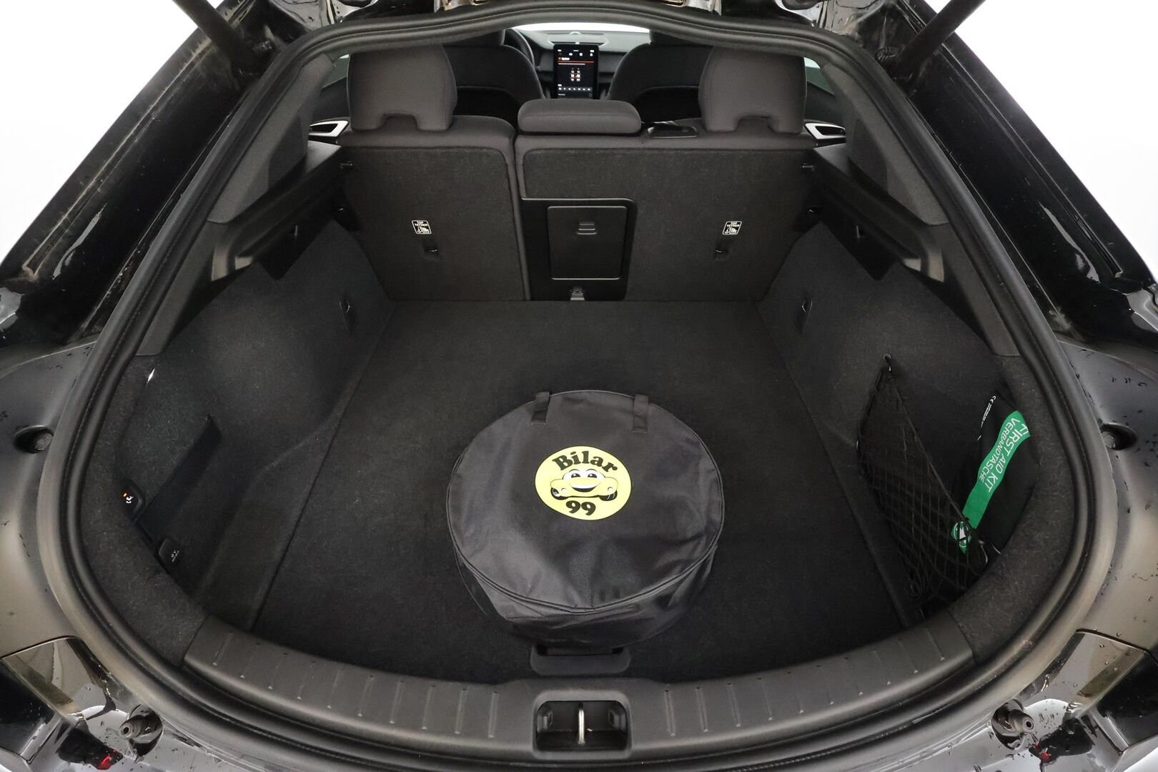 Polestar 2 2024 Standard Range Single Motor, 200kW, 69kWh * Vakkari / ILP / 360-Kamera / Muistipenkki / High performance äänentoisto * - Kahdet Renkaat / Merkkihuollettu