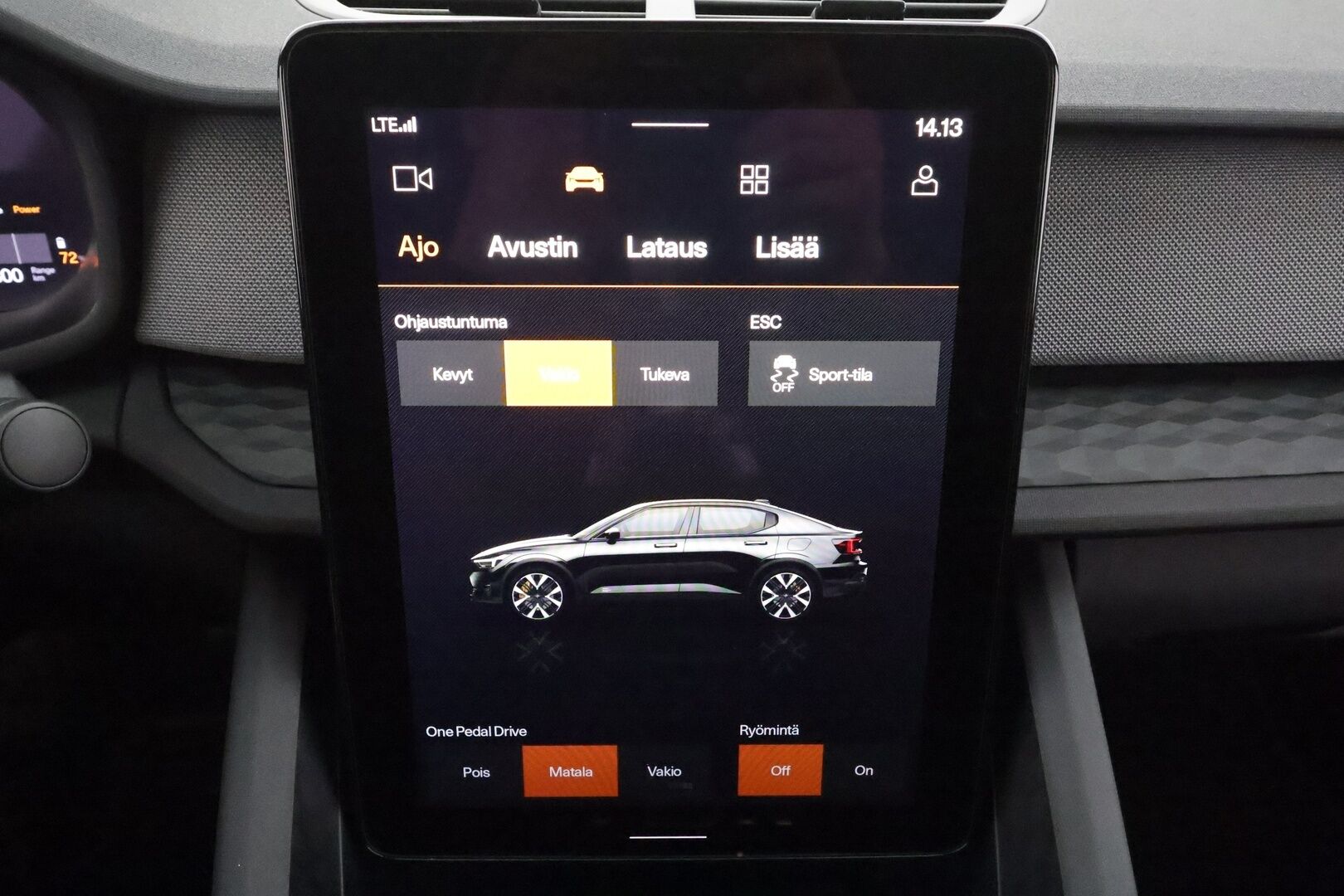 Polestar 2 2024 Standard Range Single Motor, 200kW, 69kWh * Vakkari / ILP / 360-Kamera / Muistipenkki / High performance äänentoisto * - Kahdet Renkaat / Merkkihuollettu