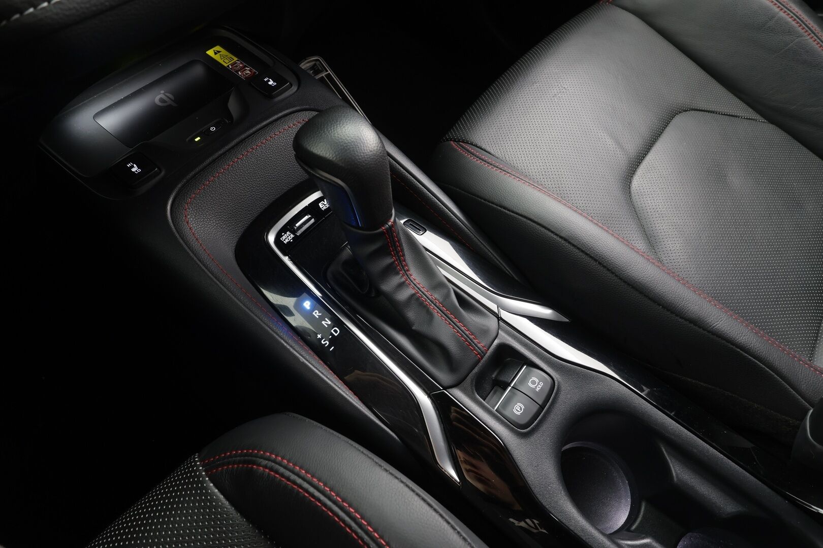Toyota Corolla 2024 Touring Sports 2,0 Hybrid GR SPORT - | JBL | ACC | HUD | LED | P.Kamera | Nahkaverhoilu | Kaistavahti | Sisätilanlämmitin | Facelift | Katveavustin | PDA | Digimittaristo | Keyless | 1-om Suomi-auto | Merkkihuollot | Kahdet renkaat |