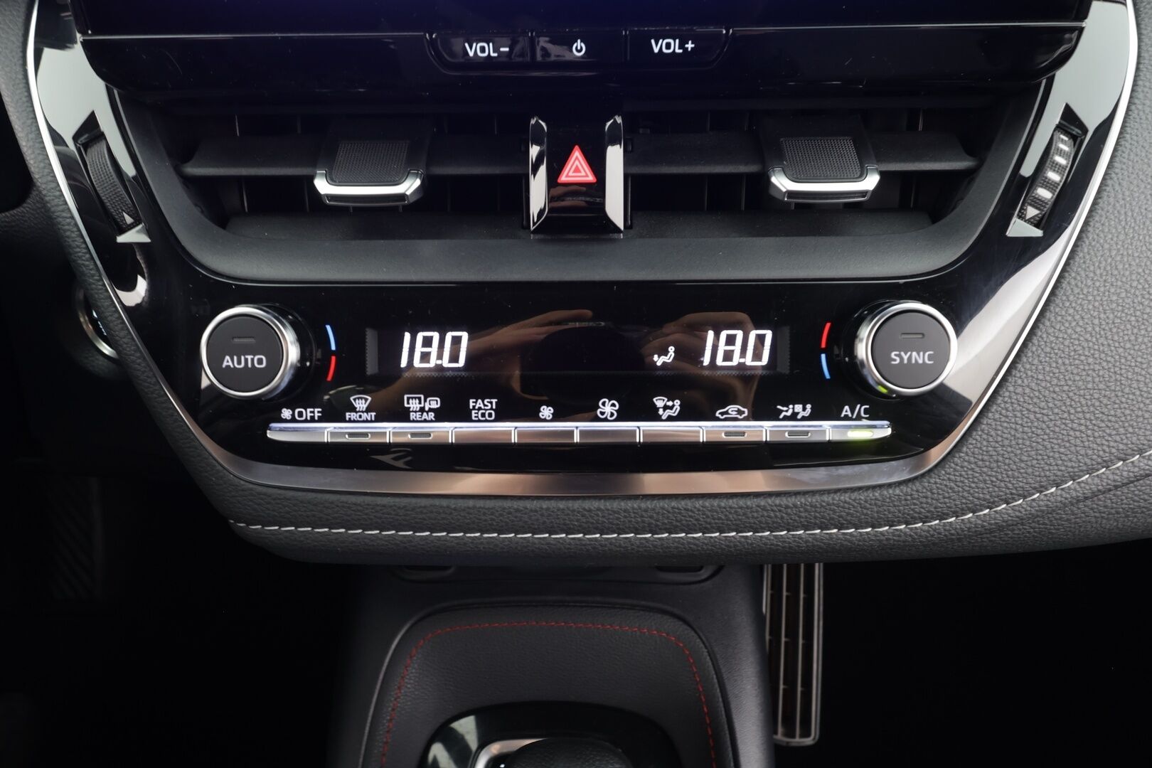 Toyota Corolla 2024 Touring Sports 2,0 Hybrid GR SPORT - | JBL | ACC | HUD | LED | P.Kamera | Nahkaverhoilu | Kaistavahti | Sisätilanlämmitin | Facelift | Katveavustin | PDA | Digimittaristo | Keyless | 1-om Suomi-auto | Merkkihuollot | Kahdet renkaat |