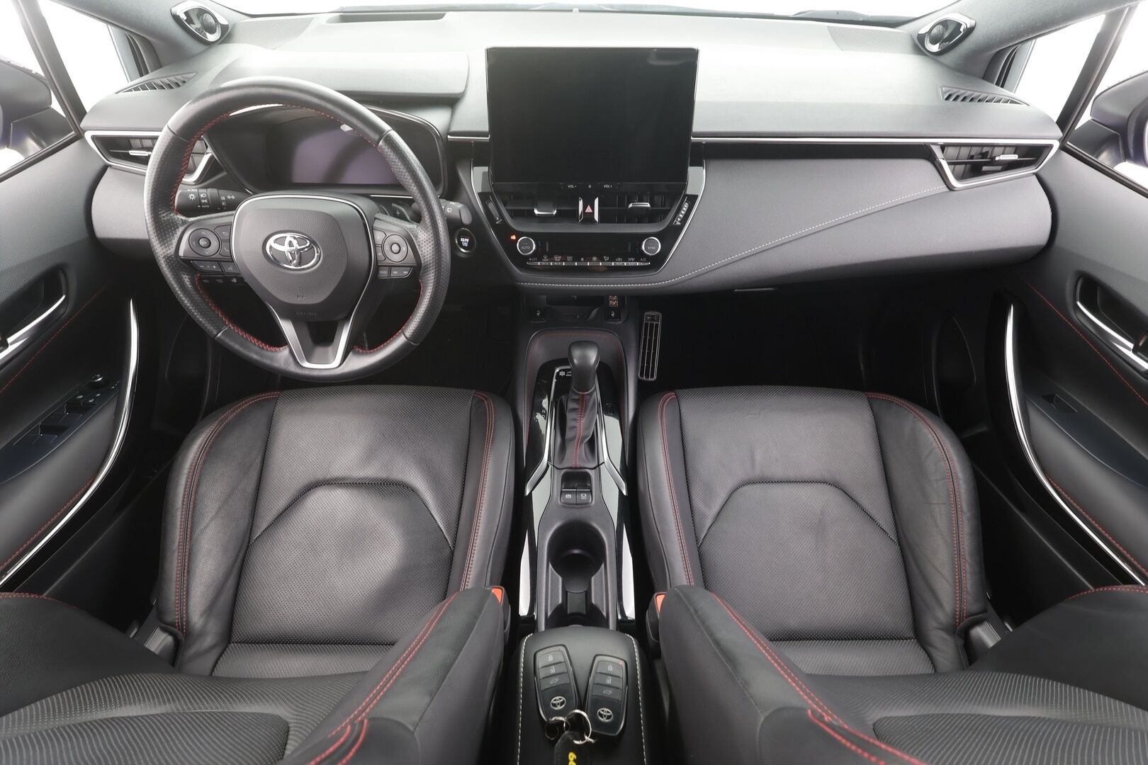 Toyota Corolla 2024 Touring Sports 2,0 Hybrid GR SPORT - | JBL | ACC | HUD | LED | P.Kamera | Nahkaverhoilu | Kaistavahti | Sisätilanlämmitin | Facelift | Katveavustin | PDA | Digimittaristo | Keyless | 1-om Suomi-auto | Merkkihuollot | Kahdet renkaat |
