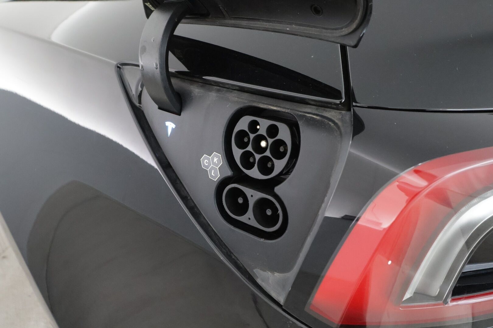 Tesla Model 3 2024 RWD Highland - | ILP | Lasikatto | ACC | Matrix-LED | P.Kamera | Ilmastoitu Muistipenkki | Navi | Kaistavahti | Keyless | 1-om Suomi-auto | 2x Latauskaapelit | Kahdet renkaat |