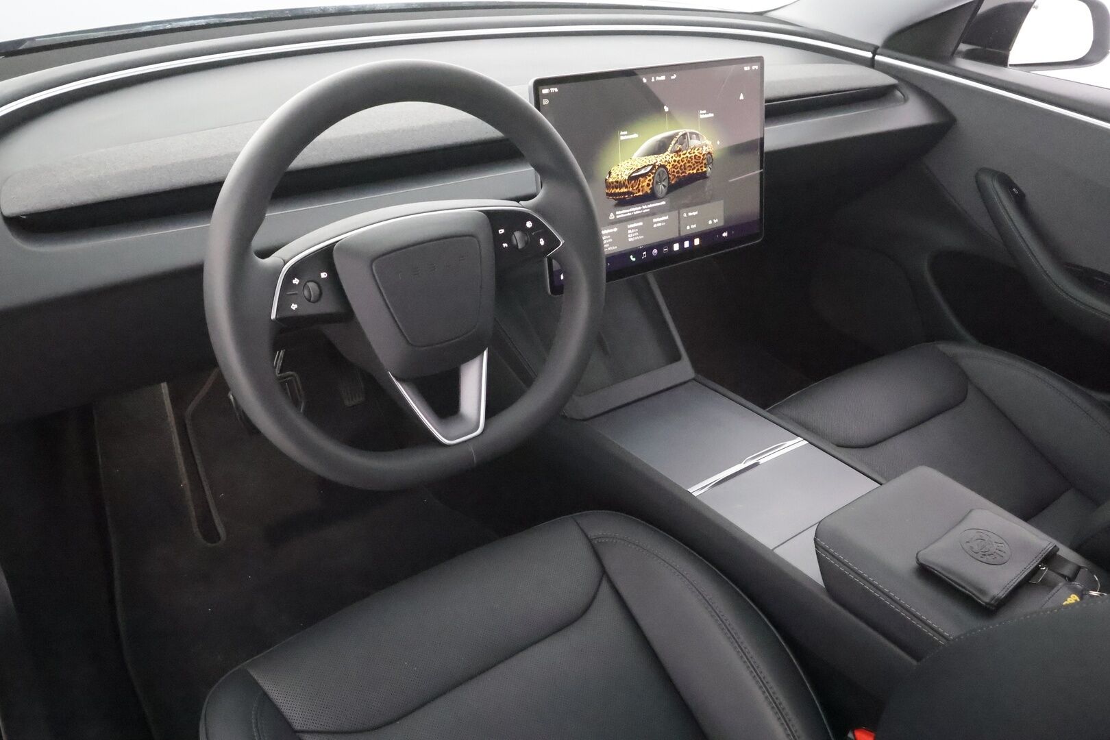 Tesla Model 3 2024 RWD Highland - | ILP | Lasikatto | ACC | Matrix-LED | P.Kamera | Ilmastoitu Muistipenkki | Navi | Kaistavahti | Keyless | 1-om Suomi-auto | 2x Latauskaapelit | Kahdet renkaat |