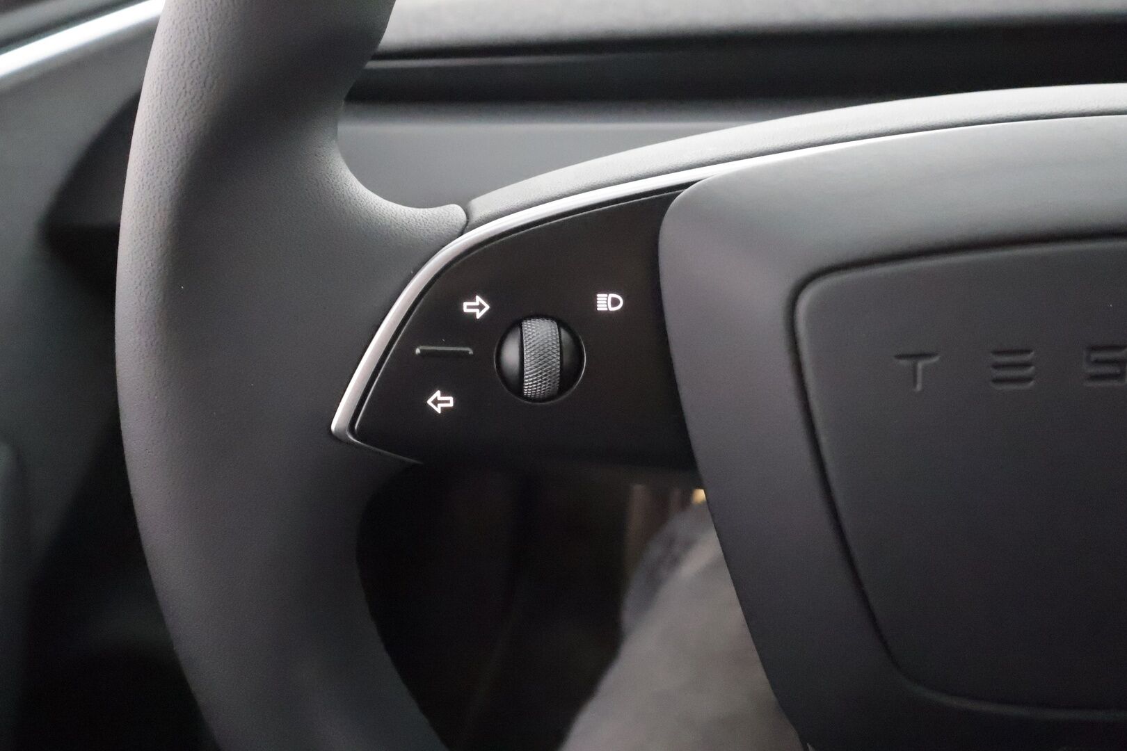 Tesla Model 3 2024 RWD Highland - | ILP | Lasikatto | ACC | Matrix-LED | P.Kamera | Ilmastoitu Muistipenkki | Navi | Kaistavahti | Keyless | 1-om Suomi-auto | 2x Latauskaapelit | Kahdet renkaat |