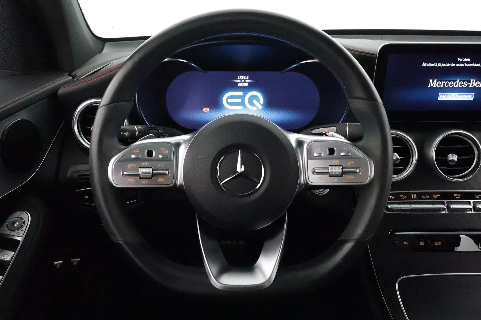 Mercedes-Benz GLC 2022 300e 4Matic A AMG **Panorama / Adapt.Vakkari / LED-High Performance / 360° / Koukku / Sporttipenkit / Navi / Keyless** - 3,99 % KORKOTARJOUS TÄHÄN AUTOON - 2x Latauskaapelit / Kahdet Renkaat