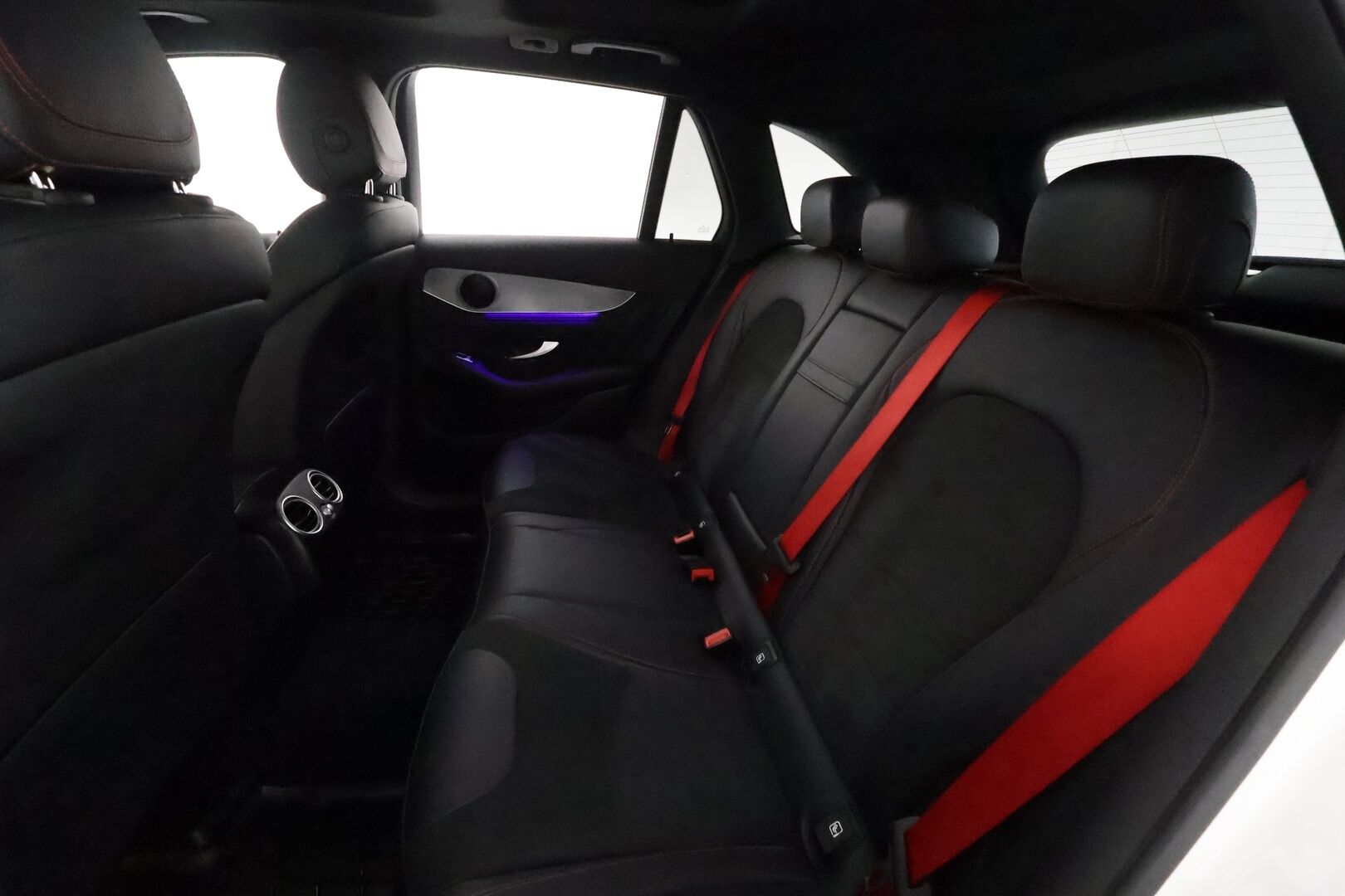 Mercedes-Benz GLC 2022 300e 4Matic A AMG **Panorama / Adapt.Vakkari / LED-High Performance / 360° / Koukku / Sporttipenkit / Navi / Keyless** - 3,99 % KORKOTARJOUS TÄHÄN AUTOON - 2x Latauskaapelit / Kahdet Renkaat