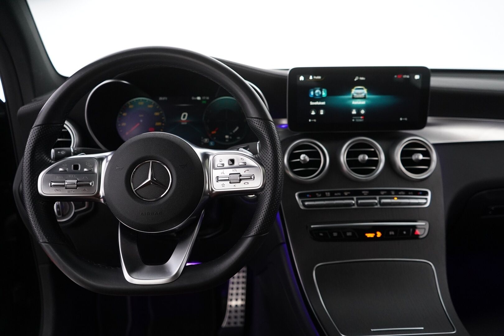 Mercedes-Benz GLC 2021 300 de 4MATIC A Business Coupé EQ Power  *ACC / 360-Kamera / Multibeam-LED /  Ilmastoidut penkit / Burmester* - 3,99 % KORKOTARJOUS TÄHÄN AUTOON - 31.5. ASTI! - Merkkiliikkeen huoltohistoria /  Night-Paketti / AMG- ulko ja sisäpaketti / Kahdet hyvät renkaat / Supervarustelu / Ambient 