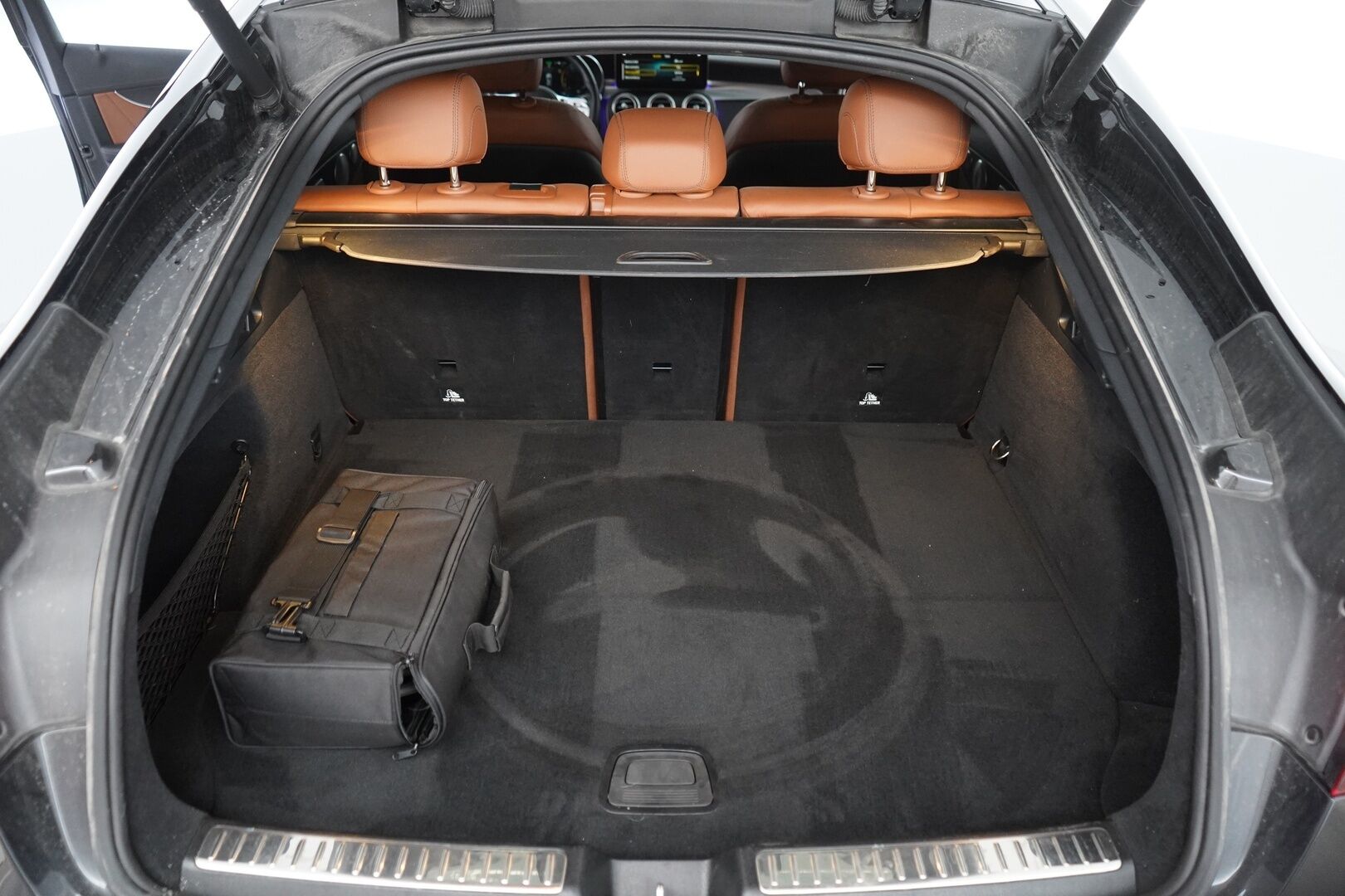 Mercedes-Benz GLC 2021 300 de 4MATIC A Business Coupé EQ Power  *ACC / 360-Kamera / Multibeam-LED /  Ilmastoidut penkit / Burmester* - 3,99 % KORKOTARJOUS TÄHÄN AUTOON - 31.5. ASTI! - Merkkiliikkeen huoltohistoria /  Night-Paketti / AMG- ulko ja sisäpaketti / Kahdet hyvät renkaat / Supervarustelu / Ambient 