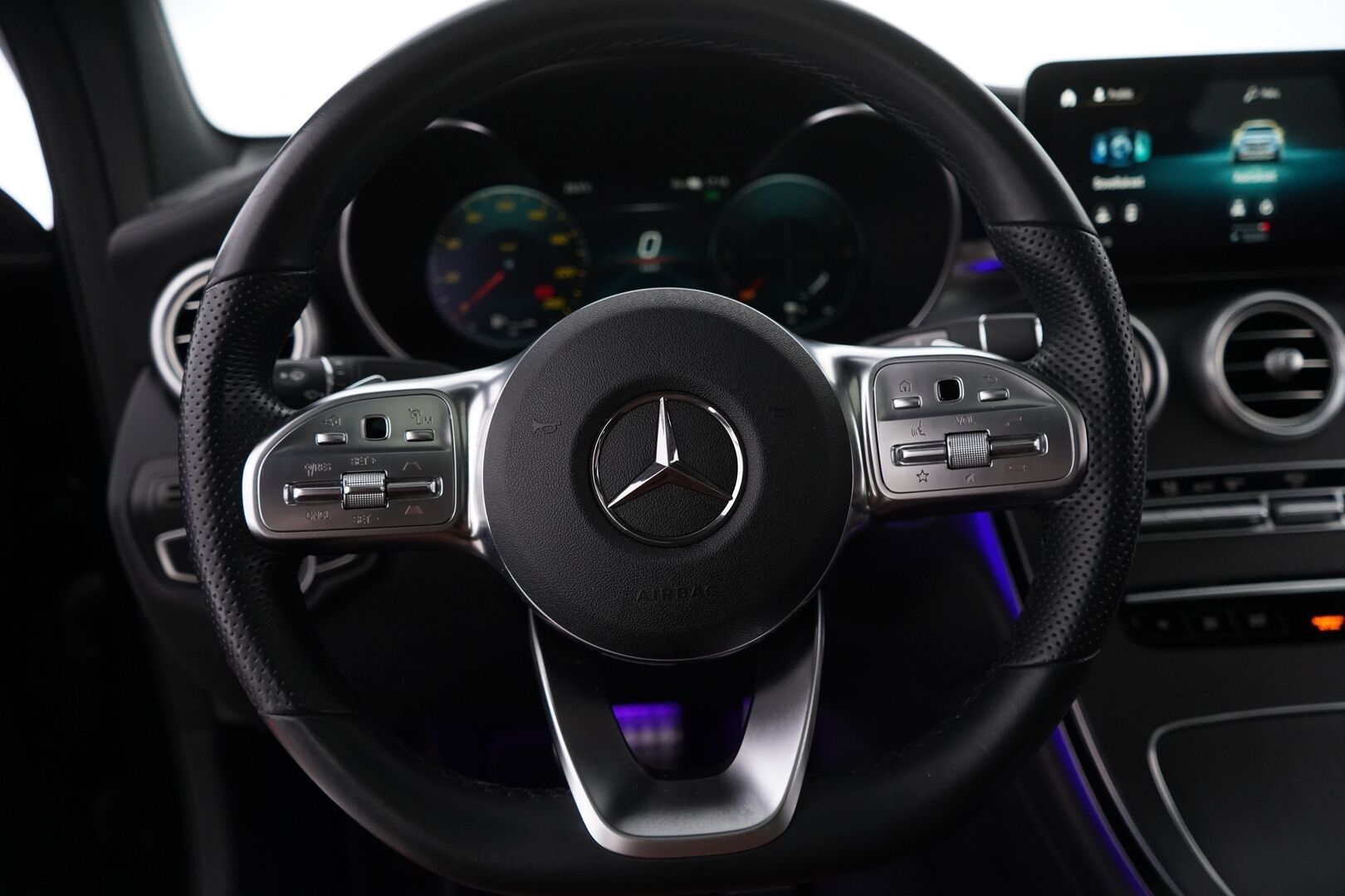 Mercedes-Benz GLC 2021 300 de 4MATIC A Business Coupé EQ Power  *ACC / 360-Kamera / Multibeam-LED /  Ilmastoidut penkit / Burmester* - 3,99 % KORKOTARJOUS TÄHÄN AUTOON - 31.5. ASTI! - Merkkiliikkeen huoltohistoria /  Night-Paketti / AMG- ulko ja sisäpaketti / Kahdet hyvät renkaat / Supervarustelu / Ambient 
