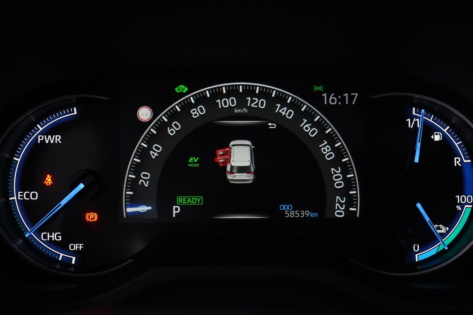 Toyota RAV4 Plug-in 2021 Hybrid 2,5 AWD-i Premium / ACC / Ilmastoidut muistipenkit / JBL / HUD / Kamera / Koukku / Panorama / Ratinlämmitin / Blis - 3,99 % KORKOTARJOUS TÄHÄN AUTOON 31.8. ASTI! - Viimeisin huolto Toyotalla 02/25 55tkm! / Kahdet alumiinivanteet hyvillä renkailla / Todella näyttävä yksilö! 
