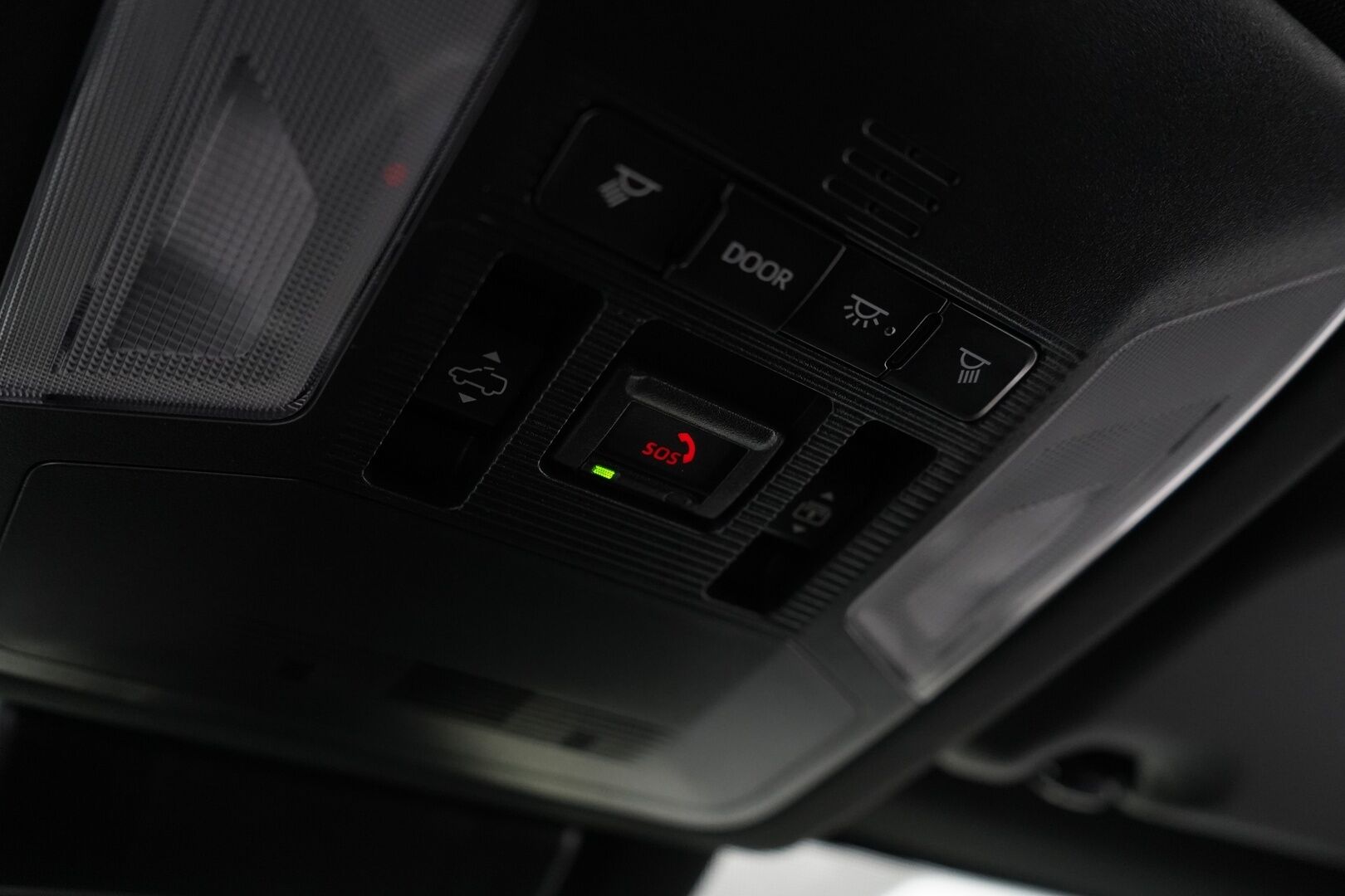 Toyota RAV4 Plug-in 2021 Hybrid 2,5 AWD-i Premium / ACC / Ilmastoidut muistipenkit / JBL / HUD / Kamera / Koukku / Panorama / Ratinlämmitin / Blis - 3,99 % KORKOTARJOUS TÄHÄN AUTOON 31.8. ASTI! - Viimeisin huolto Toyotalla 02/25 55tkm! / Kahdet alumiinivanteet hyvillä renkailla / Todella näyttävä yksilö! 
