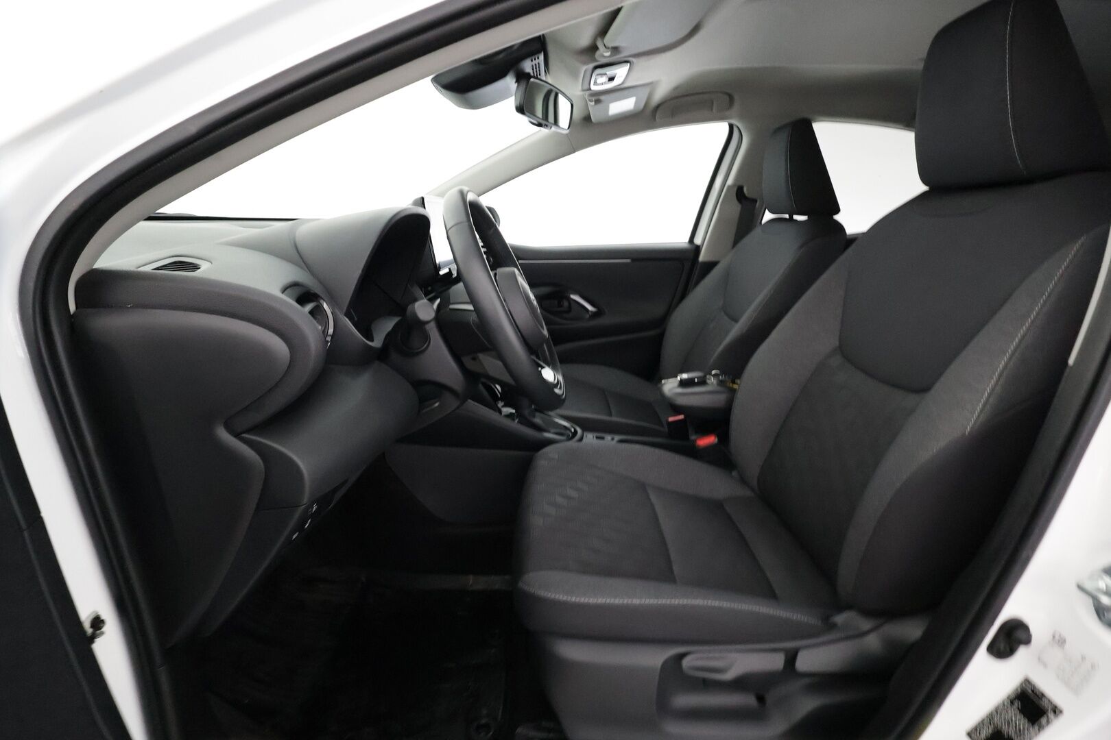 Toyota Yaris 2024 1,5 Hybrid 116 Limited Edition - | ACC | Facelift | P.kamera | Lämm. ratti | Lane Assist | PDA | RSA | Apple & Android | LED | Aut. pitkät | 1-om suomiauto | 2x renkaat aluin |