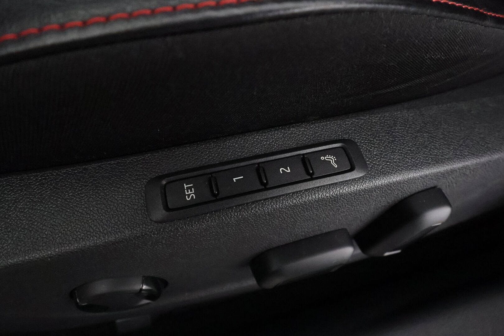 Skoda Octavia 2021 1.4TSI PHEV RS iV DSG * ACC / Webasto / Canton / Matrix-LED / P.Kamera / Hierovat Sportpenkit Muistilla / Navi * - 2x Latauskaapelit / Kahdet renkaat / Akku kuntotarkastettu!