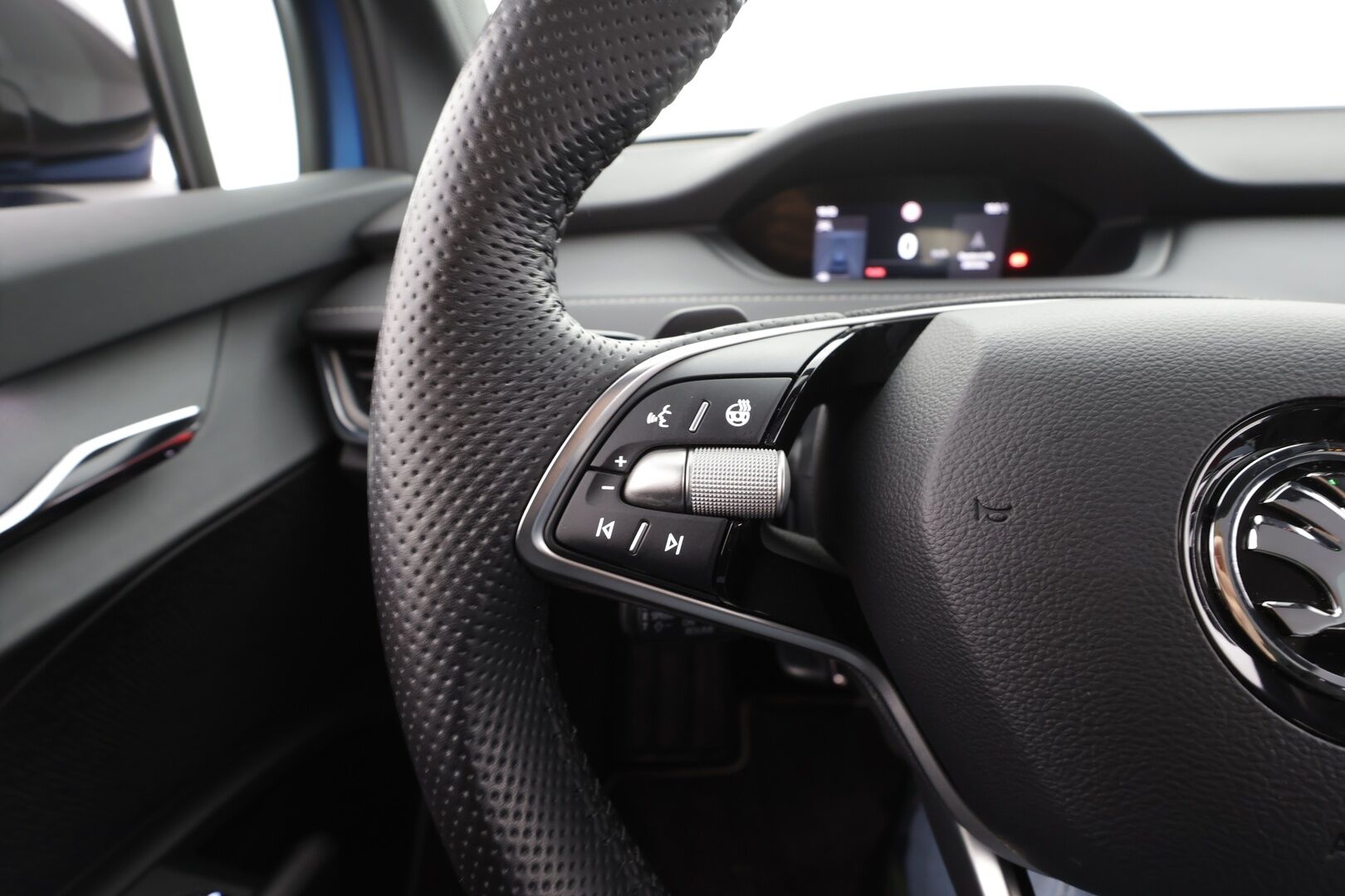Skoda Enyaq 2024 Coupe 85 SportLine Business - | ACC | ILP | Koukku | Matrix-LED | Muistipenkki | Lasikatto | P.Kamera | Keyless | Suomi-auto | Kahdet Renkaat|