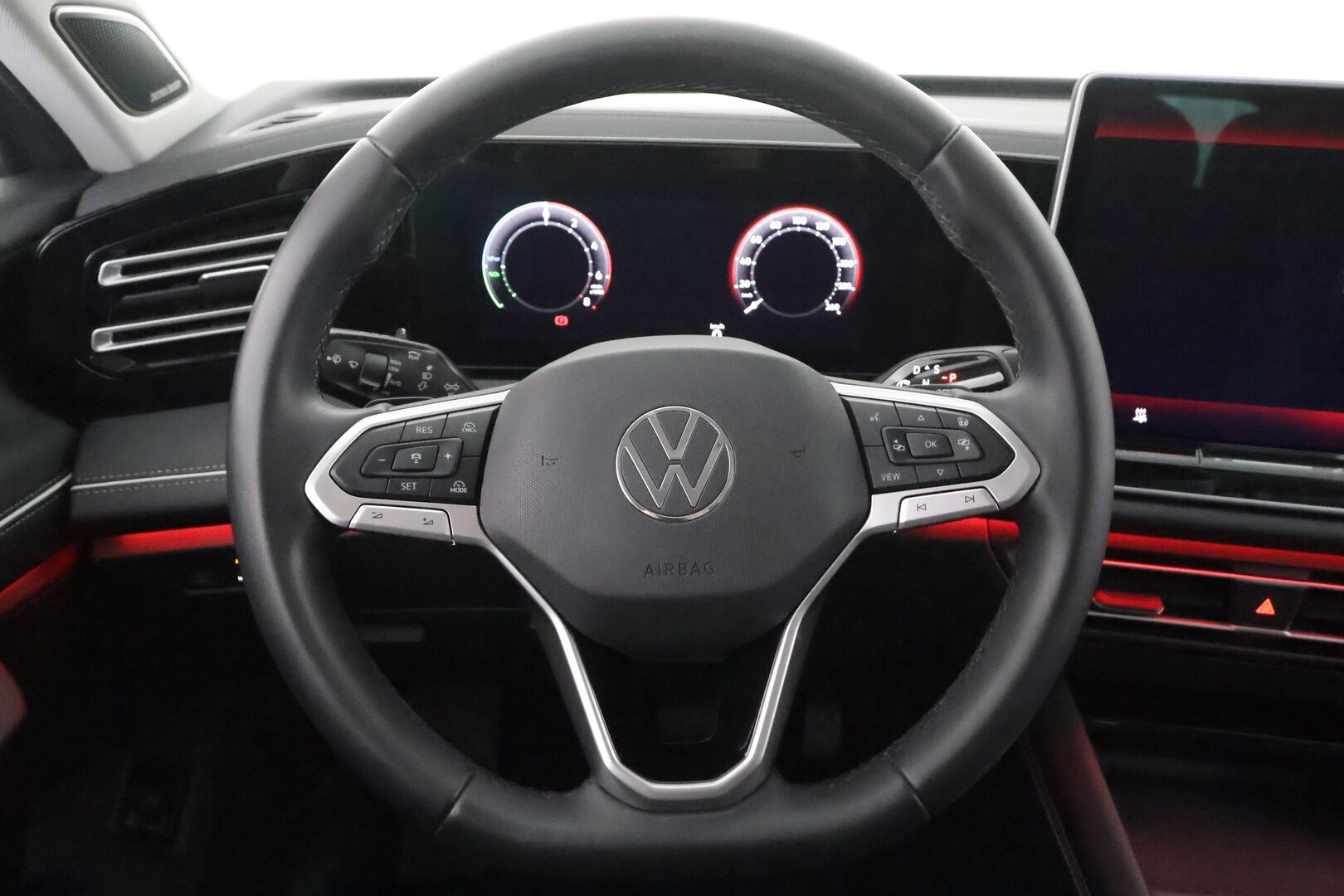 Volkswagen Tiguan 2024 Elegance Business eHybrid 150 kW DSG-automaatti - | Hierovat&Ilmastoidut Sporttinahat Muistilla | H&K | ACC | Matrix-LED | 360 | HUD | Kaistavahti | Digimittaristo | Keyless | 1-om Suomi-auto | 2x Latauskaapelit | Kahdet renkaat | Merkkihuollot |