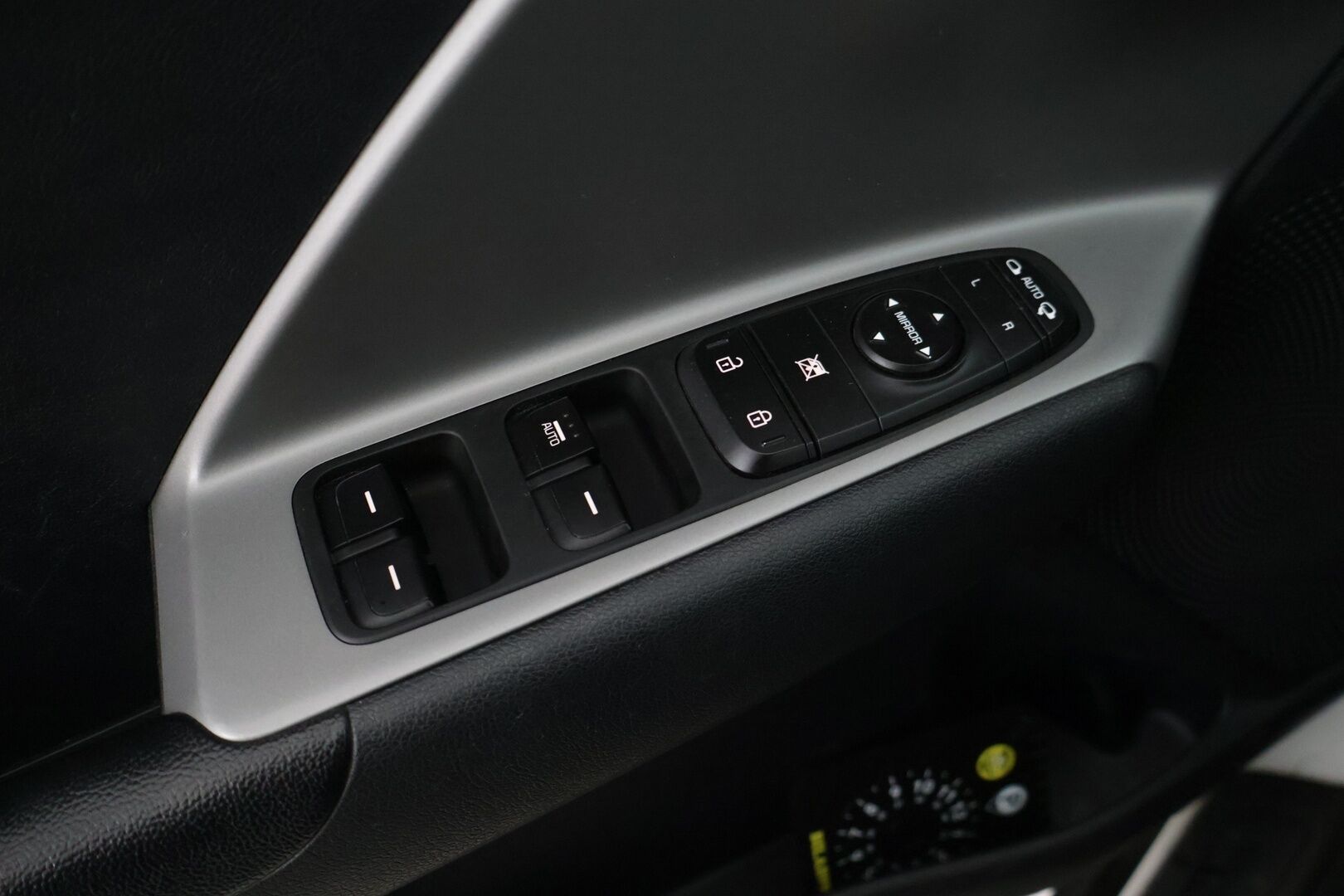 Kia Niro 2019 1,6 GDI Hybrid EX DCT * Adapt. Vak / Parkkitutkat takana / Lohko + sisä / Ratinläm * - Huollettu 10/25 / Merkkiliikkeen huoltokirja / Katsastus 6/26 *