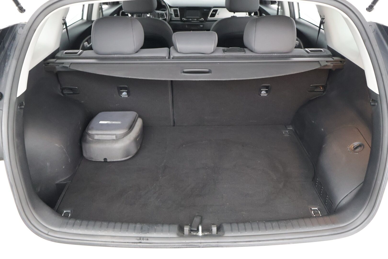 Kia Niro 2019 1,6 GDI Hybrid EX DCT * Adapt. Vak / Parkkitutkat takana / Lohko + sisä / Ratinläm * - Huollettu 10/25 / Merkkiliikkeen huoltokirja / Katsastus 6/26 * - HULLU BLACKWEEK KORKOTARJOUS 2,49%