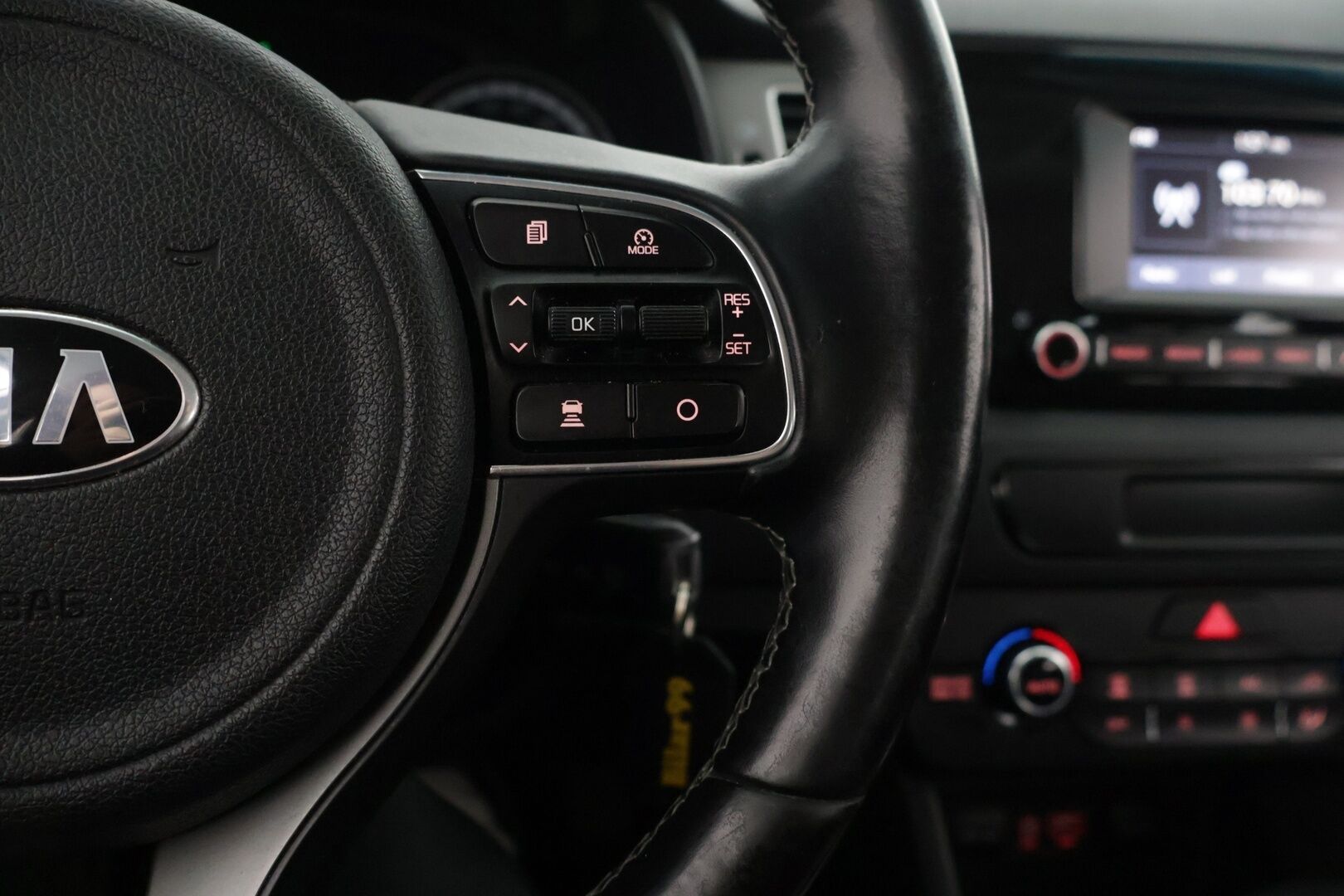 Kia Niro 2019 1,6 GDI Hybrid EX DCT * Adapt. Vak / Parkkitutkat takana / Lohko + sisä / Ratinläm * - Huollettu 10/25 / Merkkiliikkeen huoltokirja / Katsastus 6/26 *