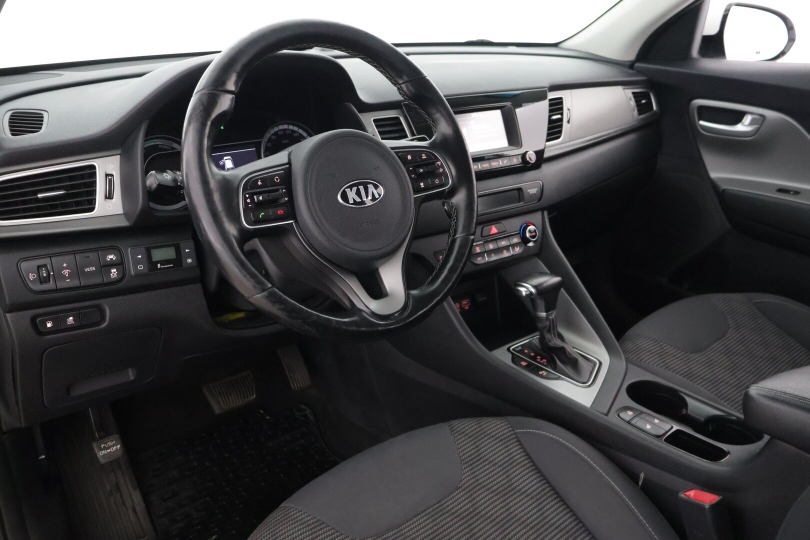 Kia Niro 2019 1,6 GDI Hybrid EX DCT * Adapt. Vak / Parkkitutkat takana / Lohko + sisä / Ratinläm * - Huollettu 10/25 / Merkkiliikkeen huoltokirja / Katsastus 6/26 *