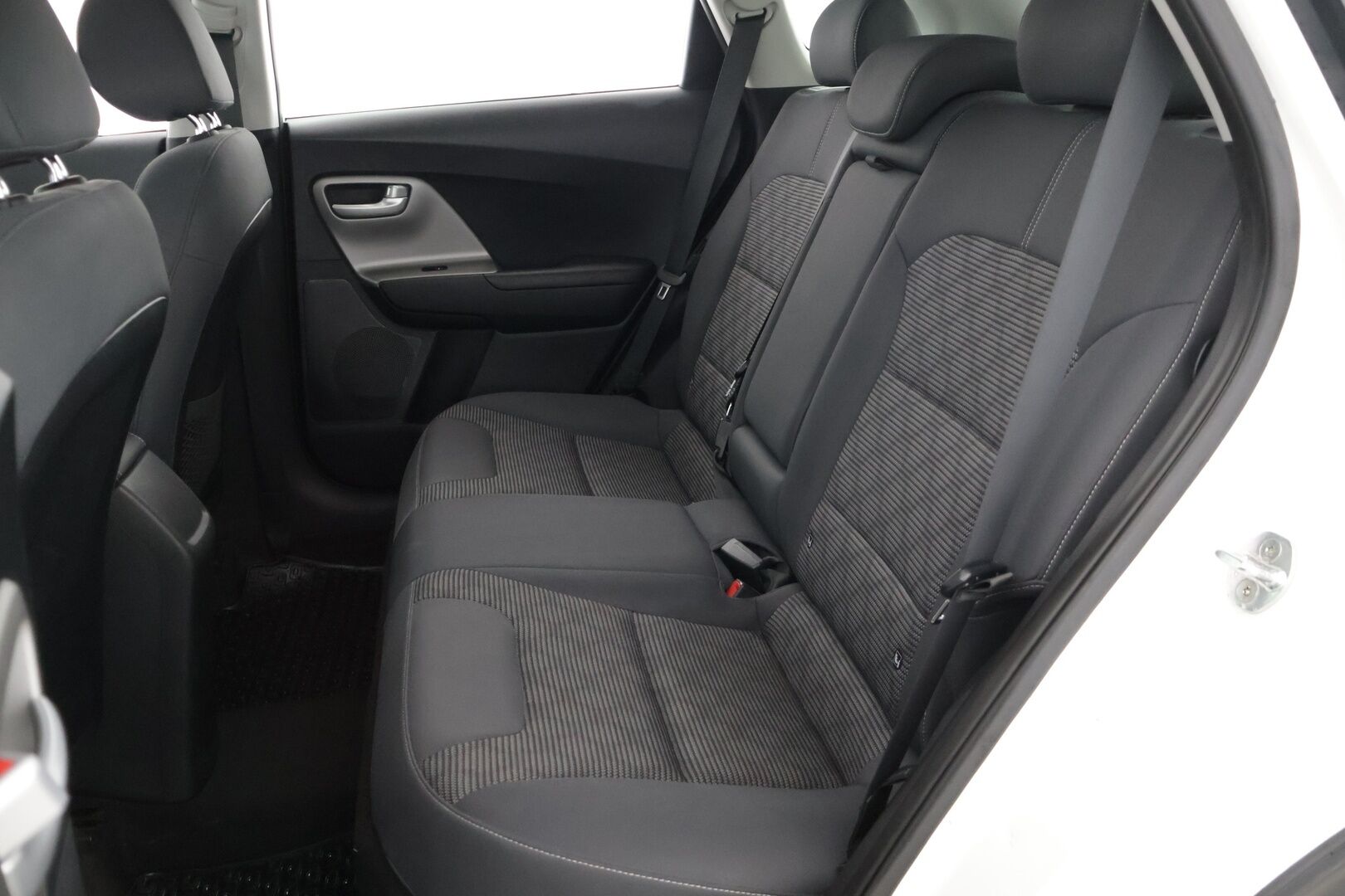 Kia Niro 2019 1,6 GDI Hybrid EX DCT * ACC / Webasto / P.Tutkat / Kaistallapitoavustin / Ratin Lämmitin / - *Huollettu 10/25 / Merkkihuollettu! Hyvät renkaat!* - HULLUT AVAJAISHULINAT KORKOTARJOUS 3,29 %