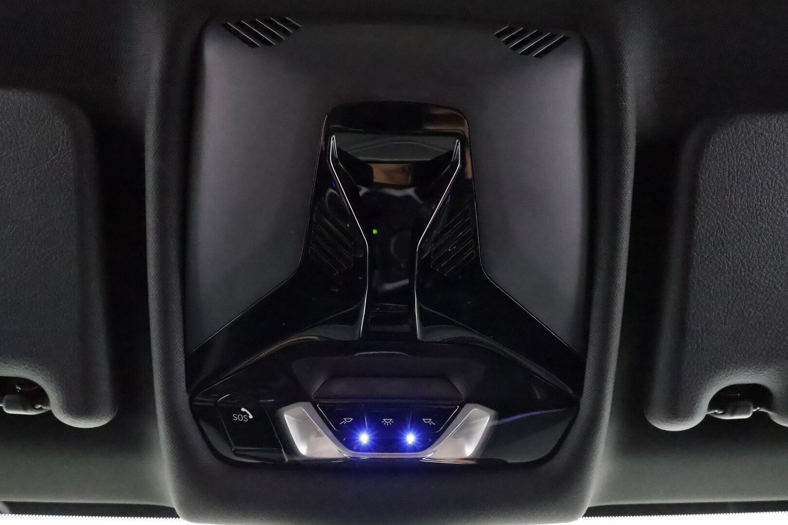 BMW 118 2021 F40 Hatchback 118i A Business M Sport * Vakkari / P.tutkat / Hifi / Digimittaristo / Sporttipenkit / LED * - Kahdet renkaat aluvanteilla - HULLUT BLACKWEEK JATKOT - KORKOTARJOUS 2,49%