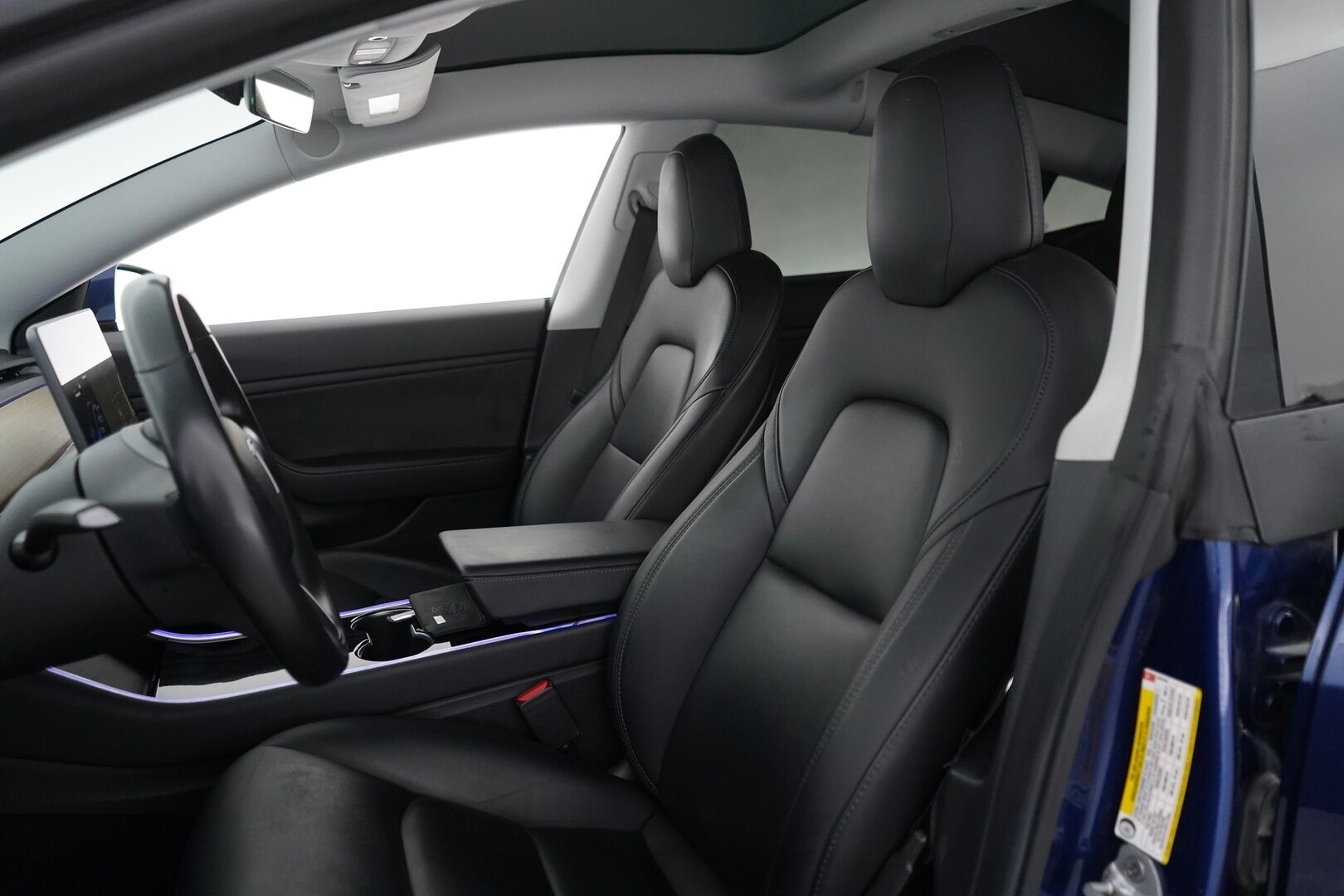 Tesla Model 3 2019 Long-Range Dual Motor AWD *Premium audio / Nahat / Kamera / ACC / Lasikatto* - Kahdet renkaat / Kahdet laturit / Premium Audio