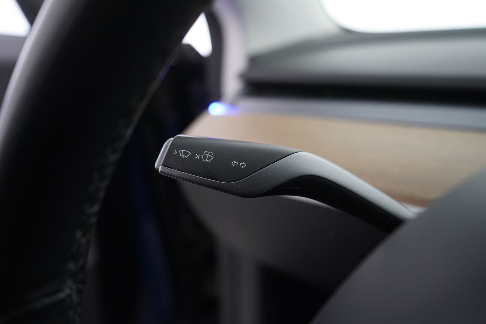 Tesla Model 3 2019 Long-Range Dual Motor AWD *Premium audio / Nahat / Kamera / ACC / Lasikatto* - Kahdet renkaat / Kahdet laturit / Premium Audio