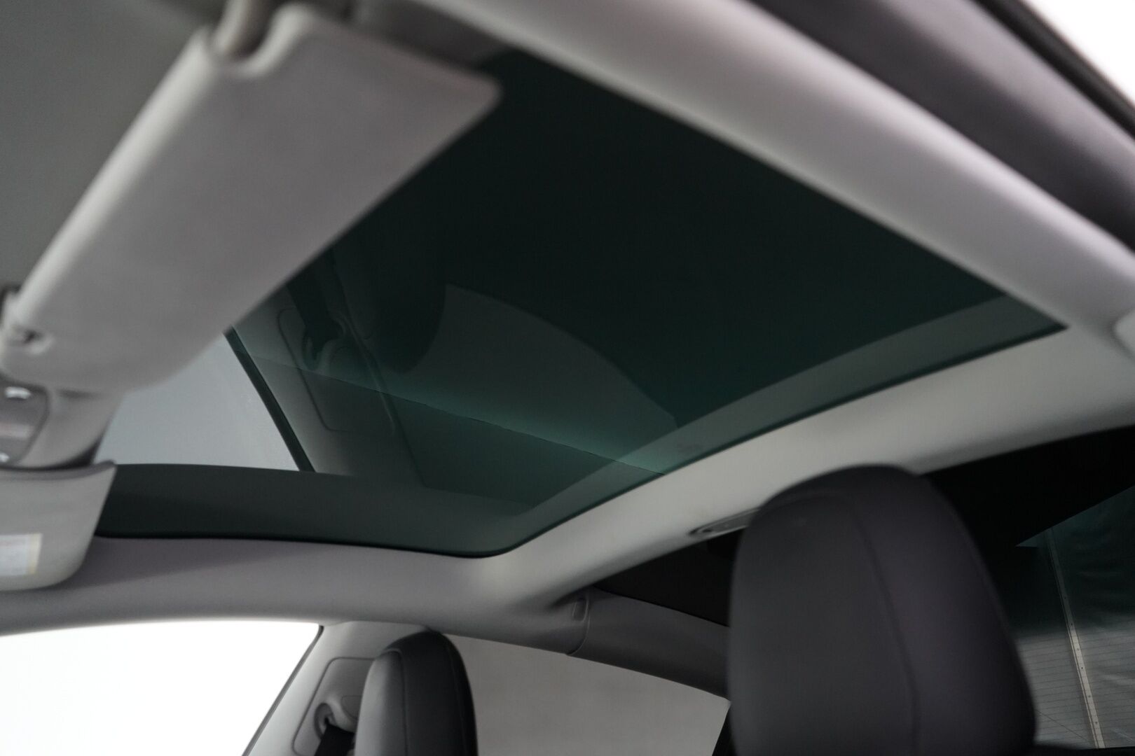 Tesla Model 3 2019 Long-Range Dual Motor AWD *Premium audio / Nahat / Kamera / ACC / Lasikatto* - Kahdet renkaat / Kahdet laturit / Premium Audio