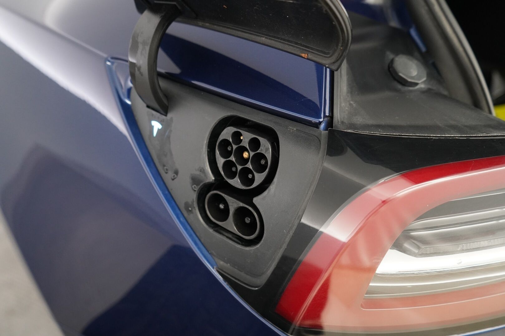 Tesla Model 3 2019 Long-Range Dual Motor AWD *Premium audio / Nahat / Kamera / ACC / Lasikatto* - Kahdet renkaat / Kahdet laturit / Premium Audio