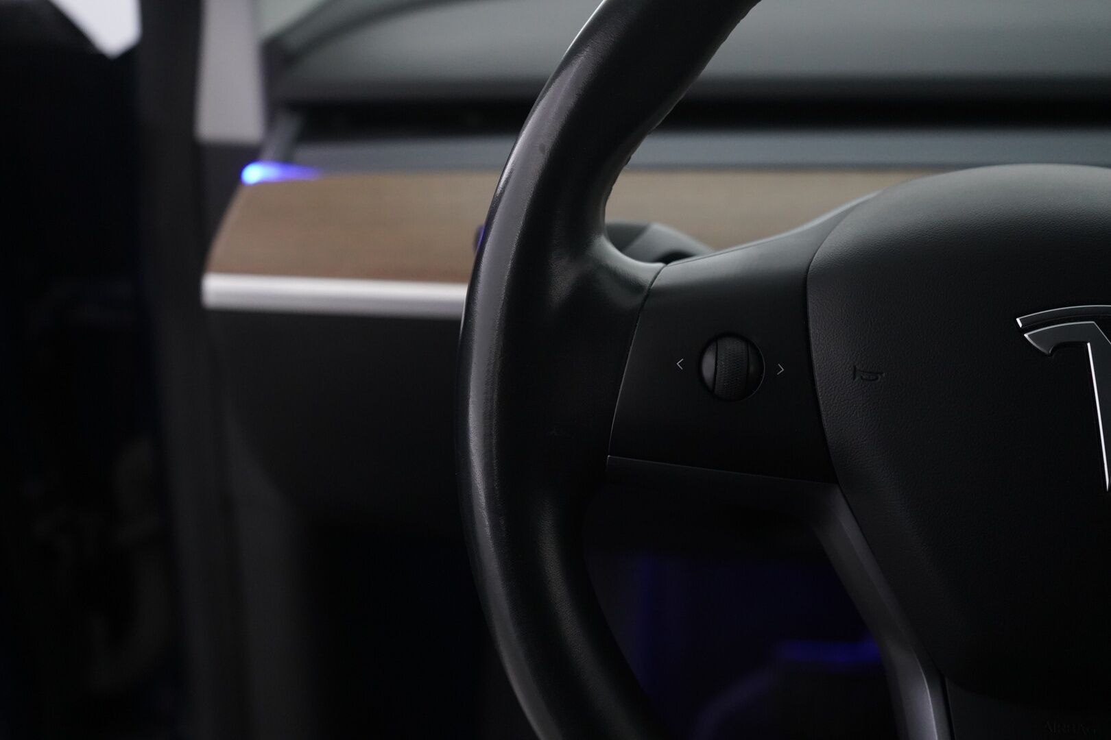 Tesla Model 3 2019 Long-Range Dual Motor AWD *Premium audio / Nahat / Kamera / ACC / Lasikatto* - Kahdet renkaat / Kahdet laturit / Premium Audio