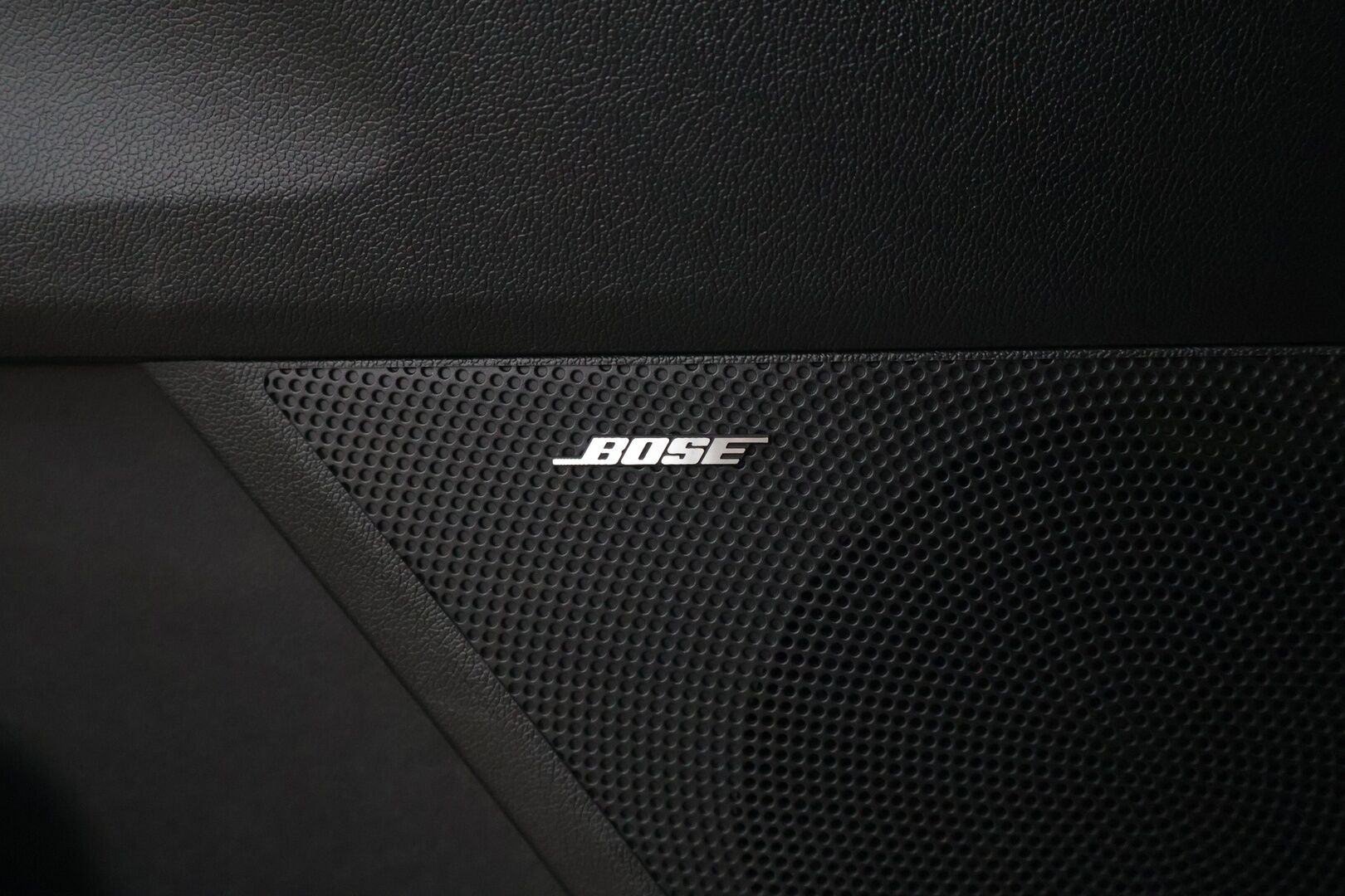 Kia Sorento 2021 1,6 T-GDI Hybrid AWD Business Luxury AT 5P *ACC / Koukku / Bose / P.Kamera / Keyless / Nahat / LED / Navi * - Hyvin pidetty / Juuri huollettu - HULLUT AVAJAISHULINAT KORKOTARJOUS 3,29 %